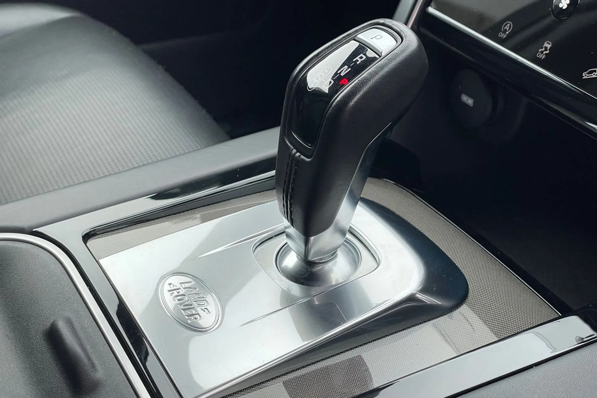 LAND ROVER DISCOVERY SPORT thumbnail image number 19