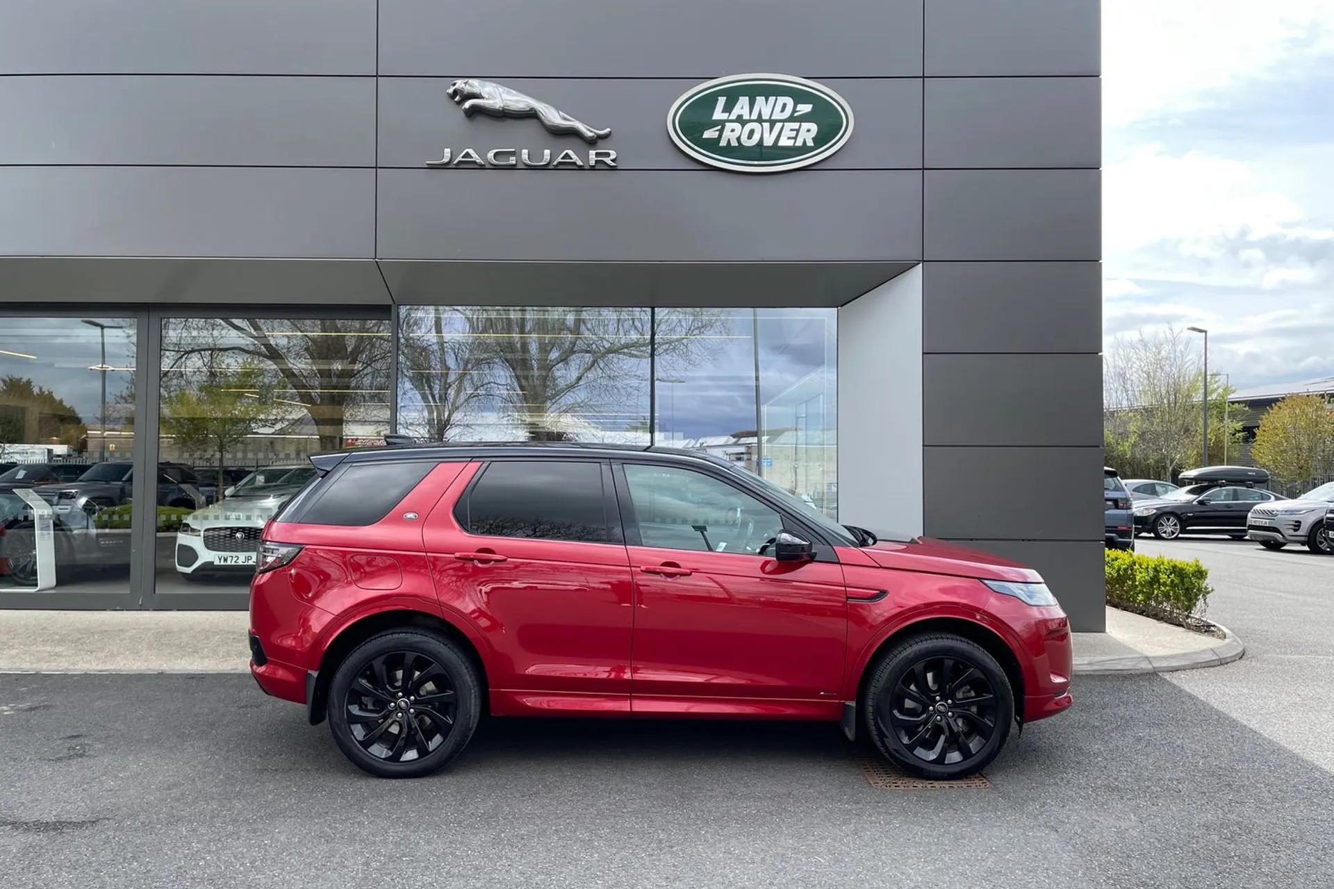 LAND ROVER DISCOVERY SPORT thumbnail image number 2