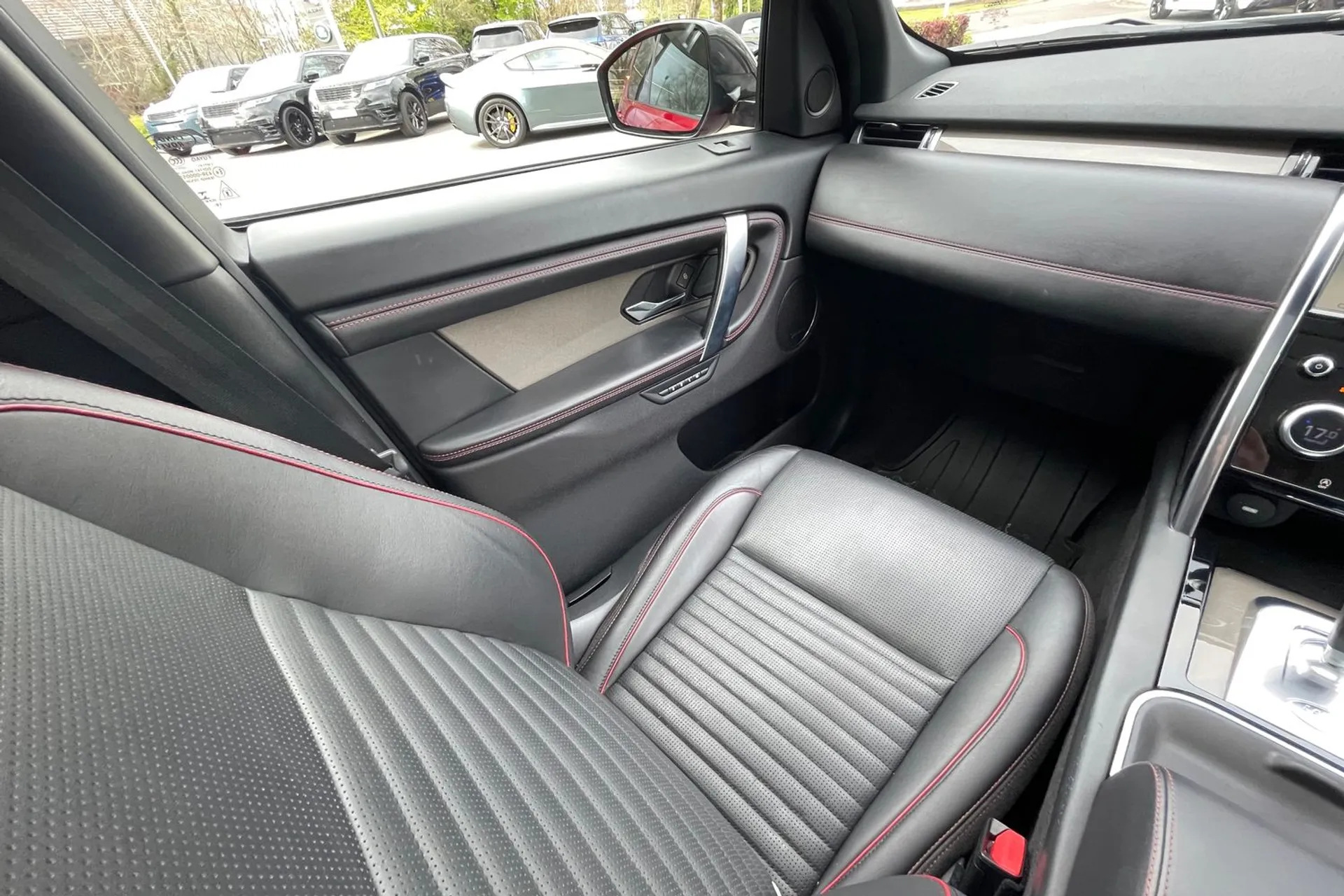 LAND ROVER DISCOVERY SPORT thumbnail image number 13