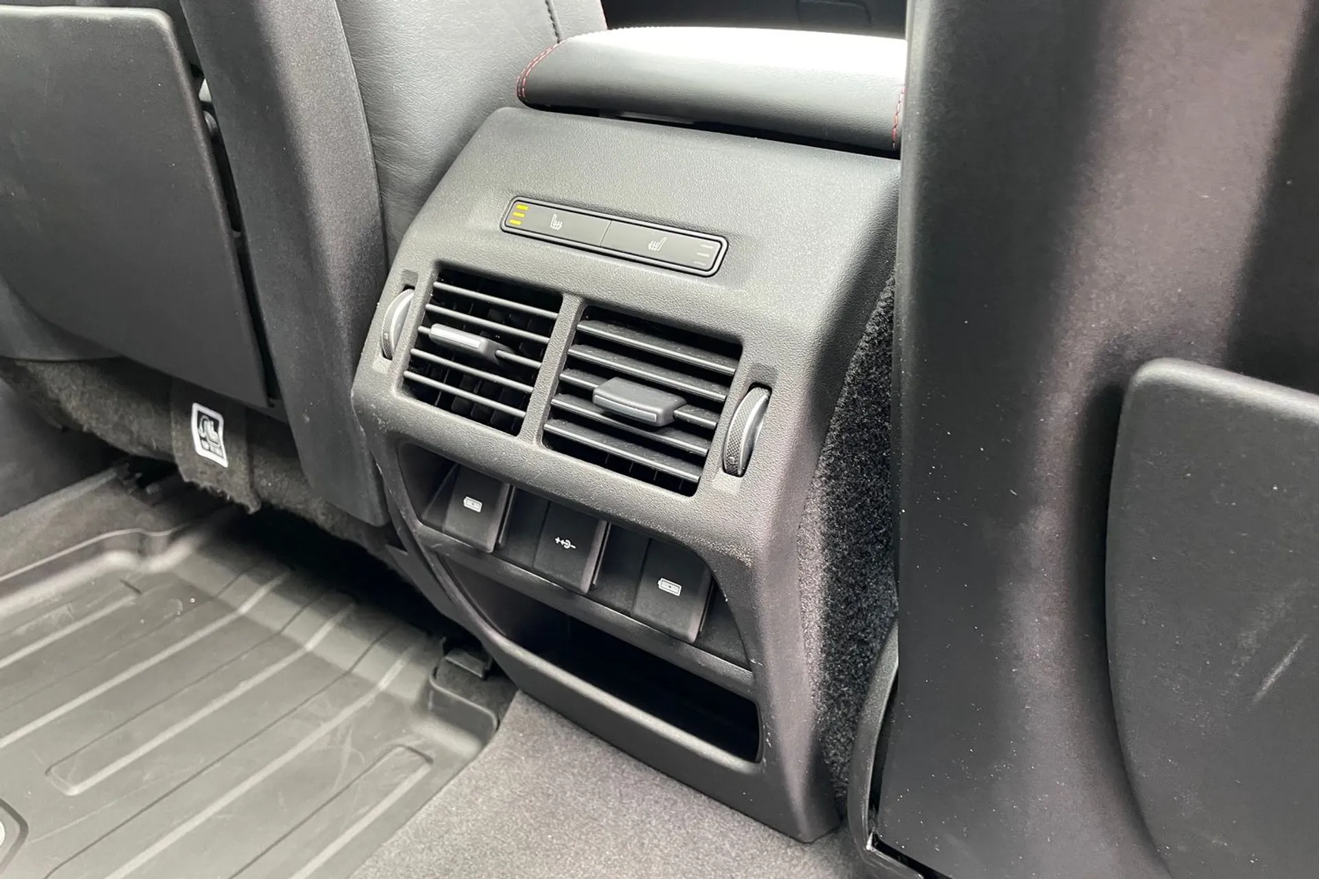 LAND ROVER DISCOVERY SPORT thumbnail image number 37