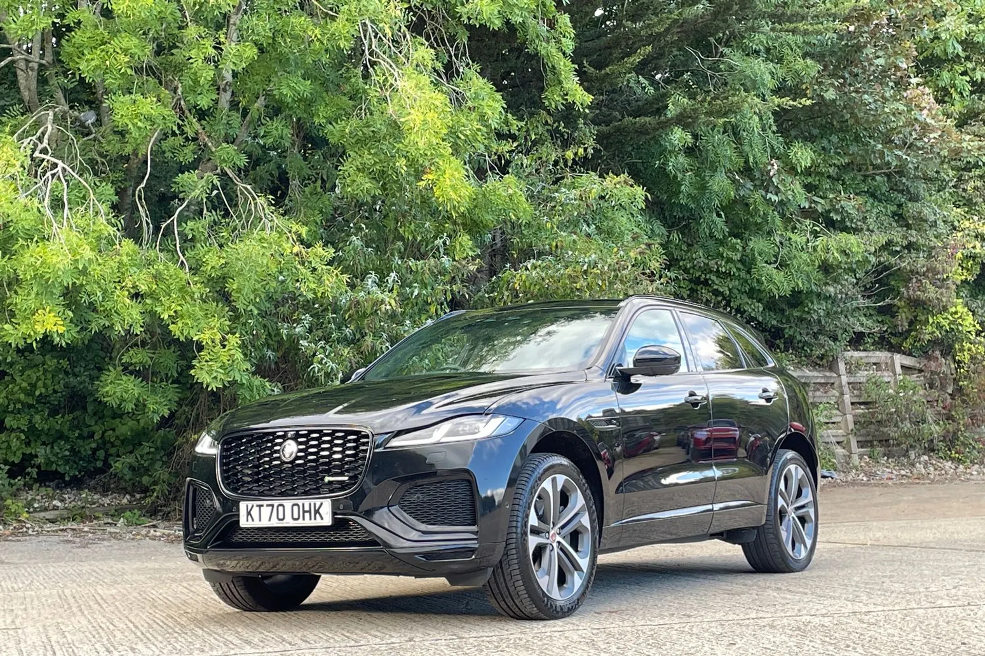 Jaguar F-PACE thumbnail image number 11