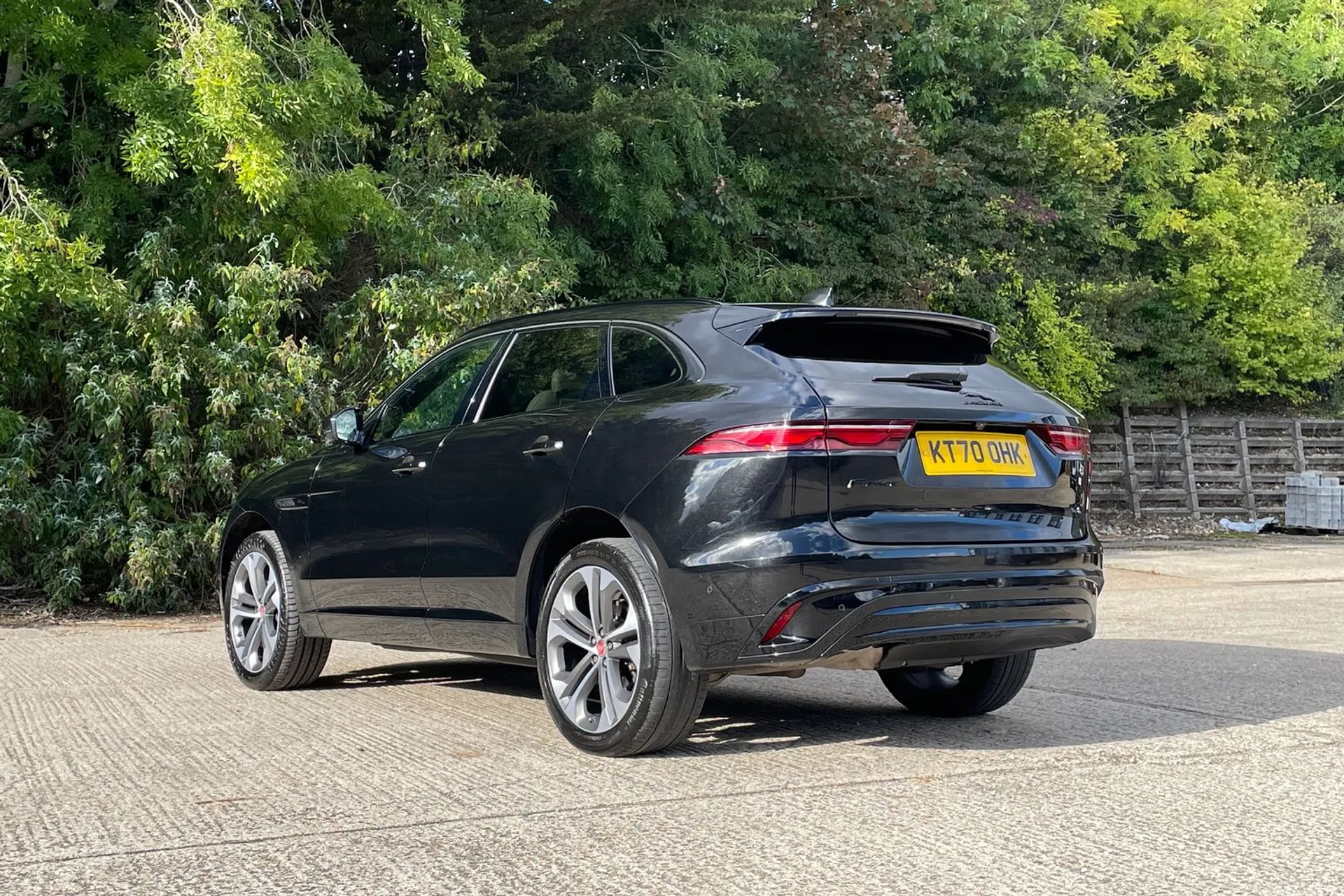 Jaguar F-PACE thumbnail image number 9