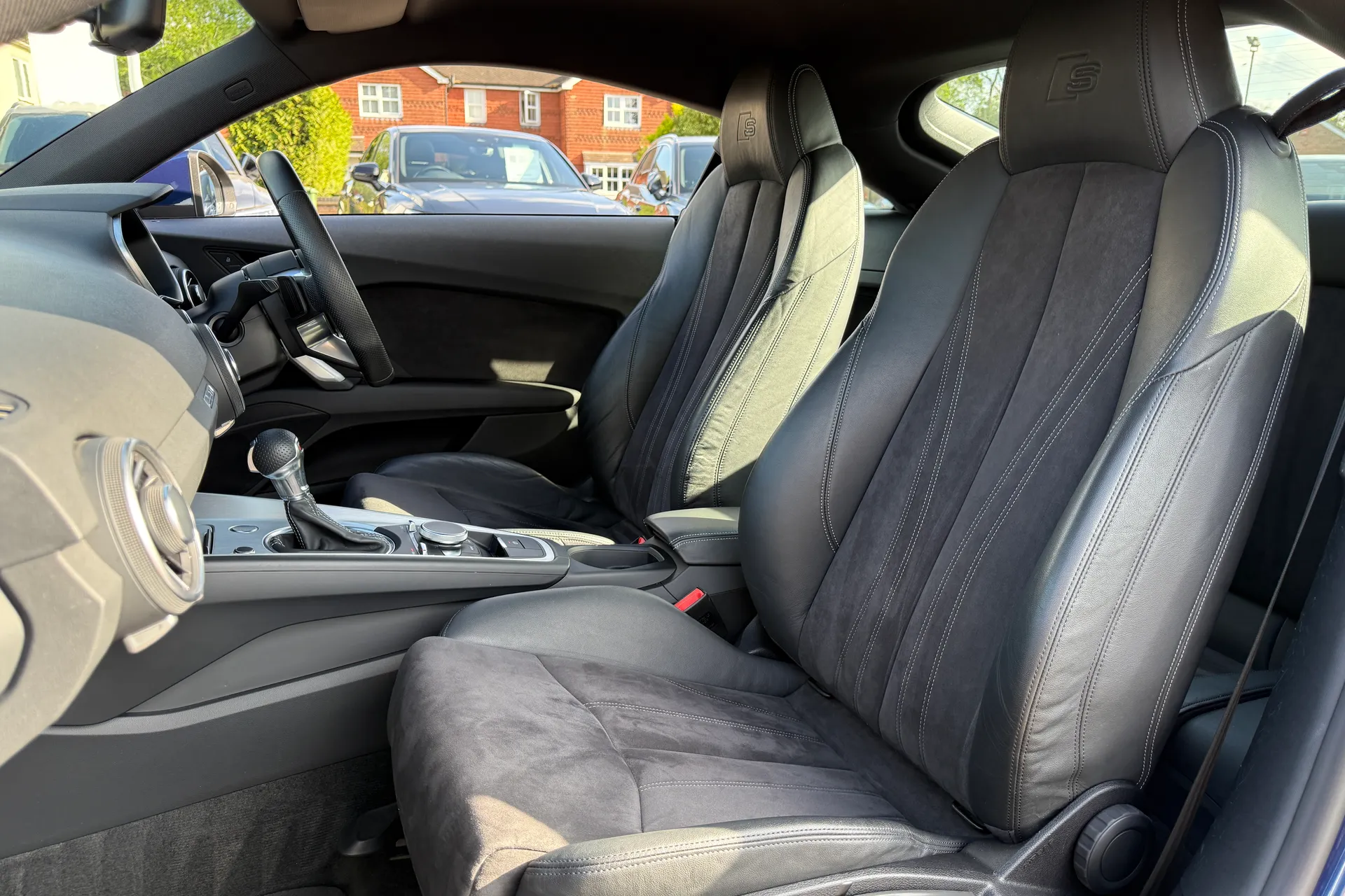 Audi TT thumbnail image number 23
