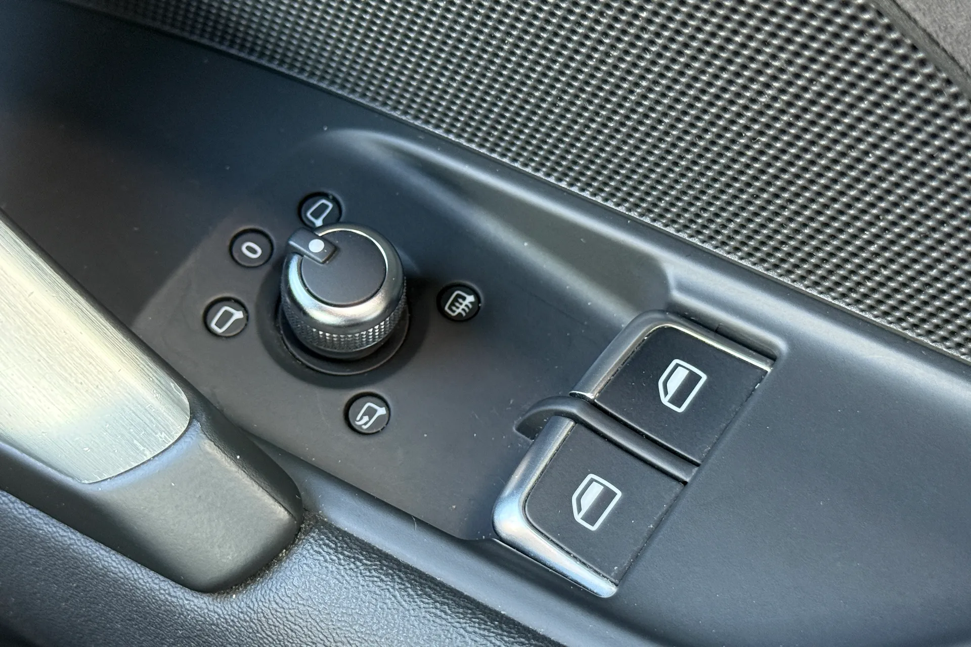 Audi TT thumbnail image number 12