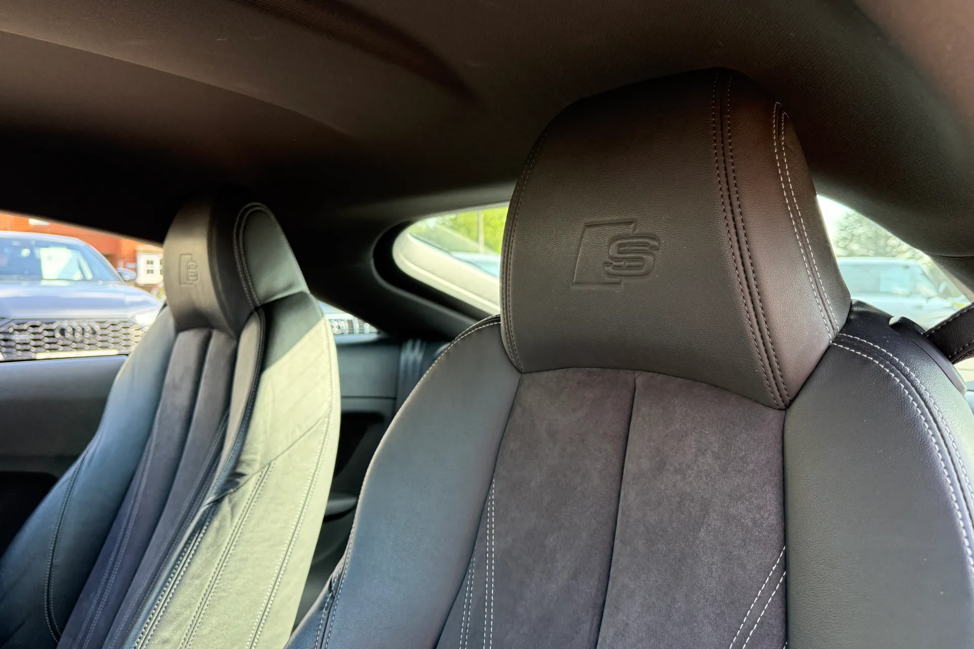 Audi TT thumbnail image number 24