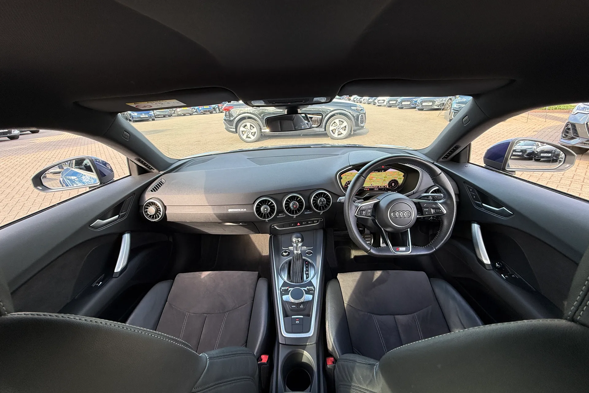 Audi TT thumbnail image number 3