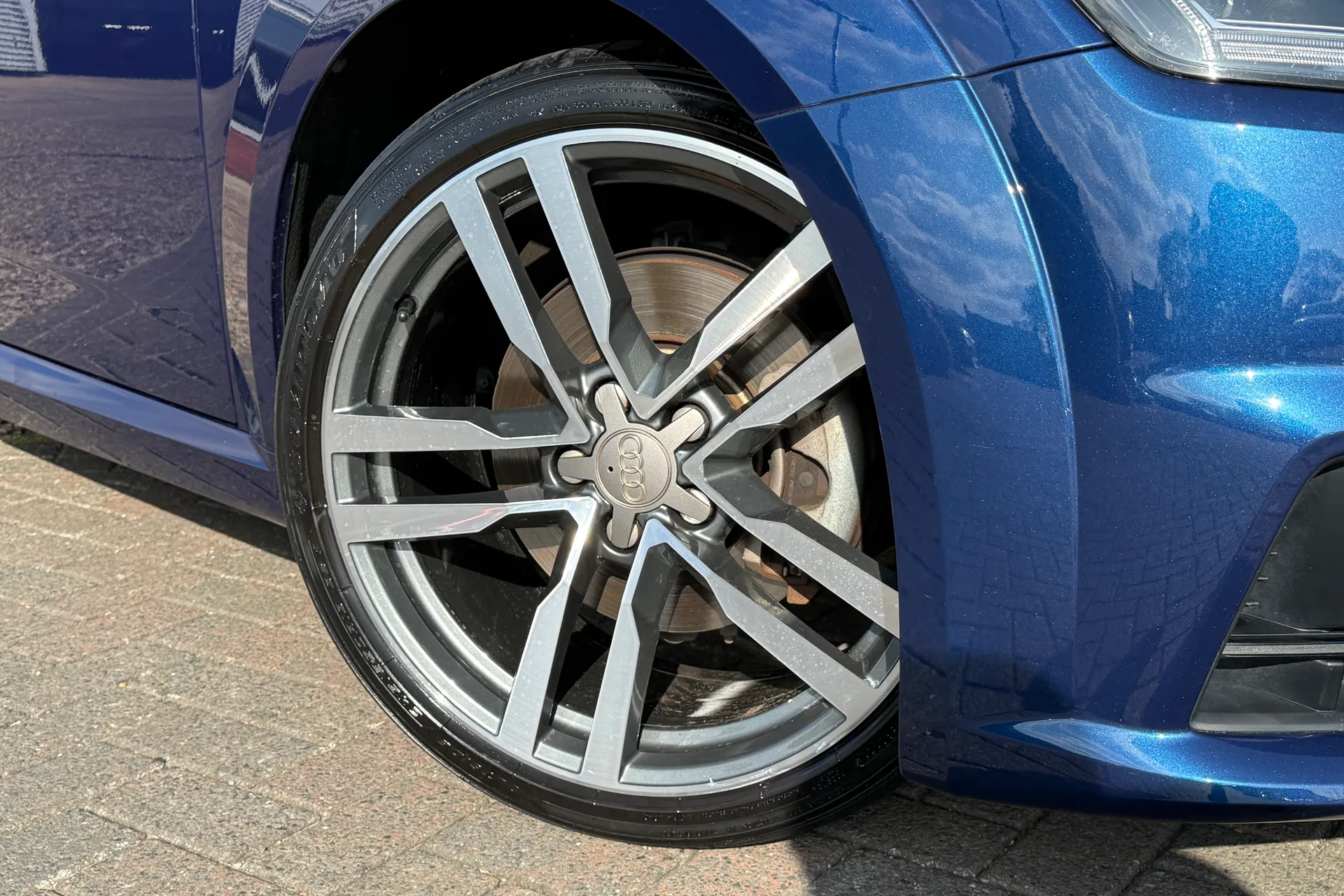 Audi TT thumbnail image number 6