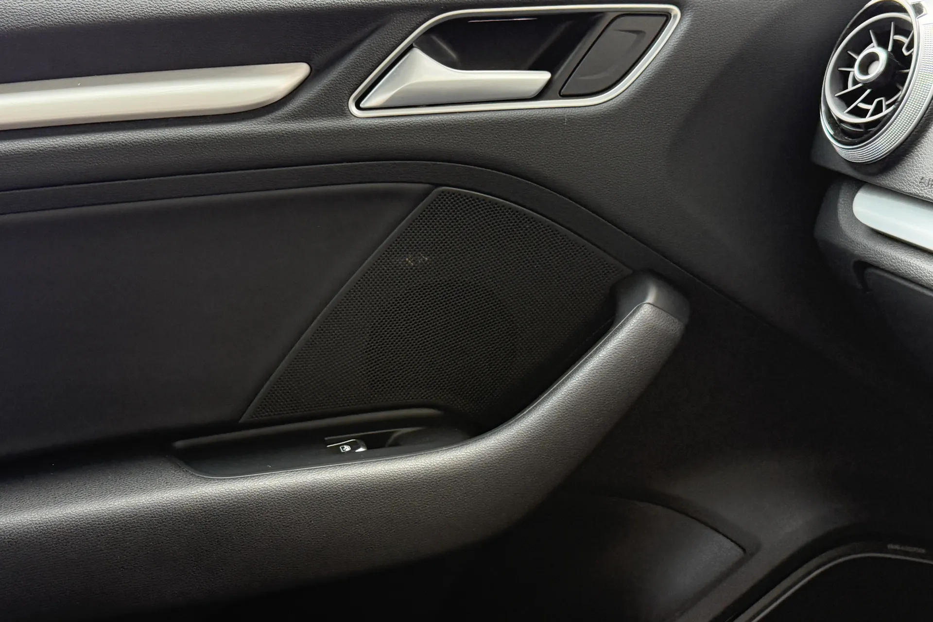 Audi A3 thumbnail image number 26