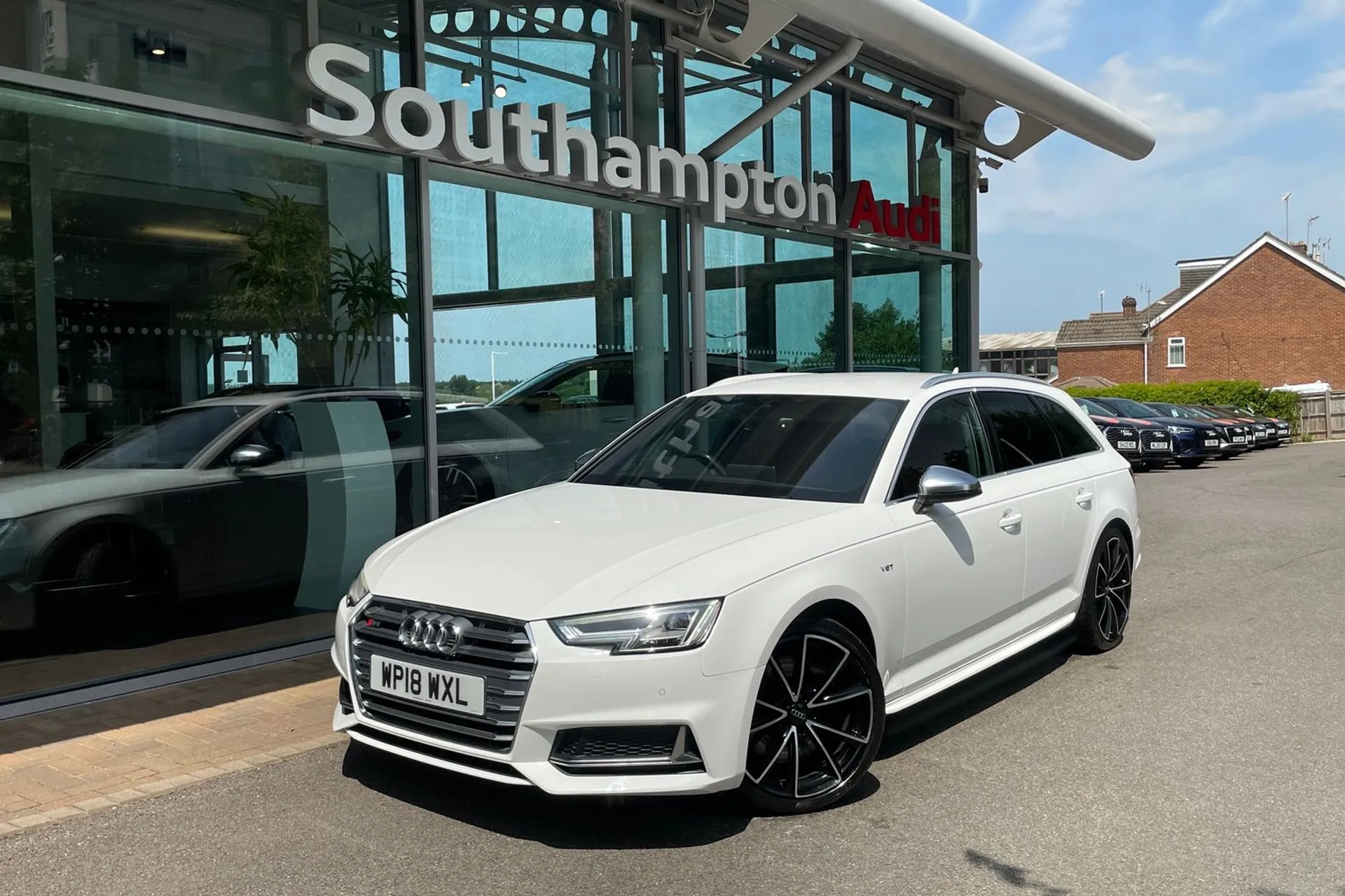 Audi A4 thumbnail image number 9