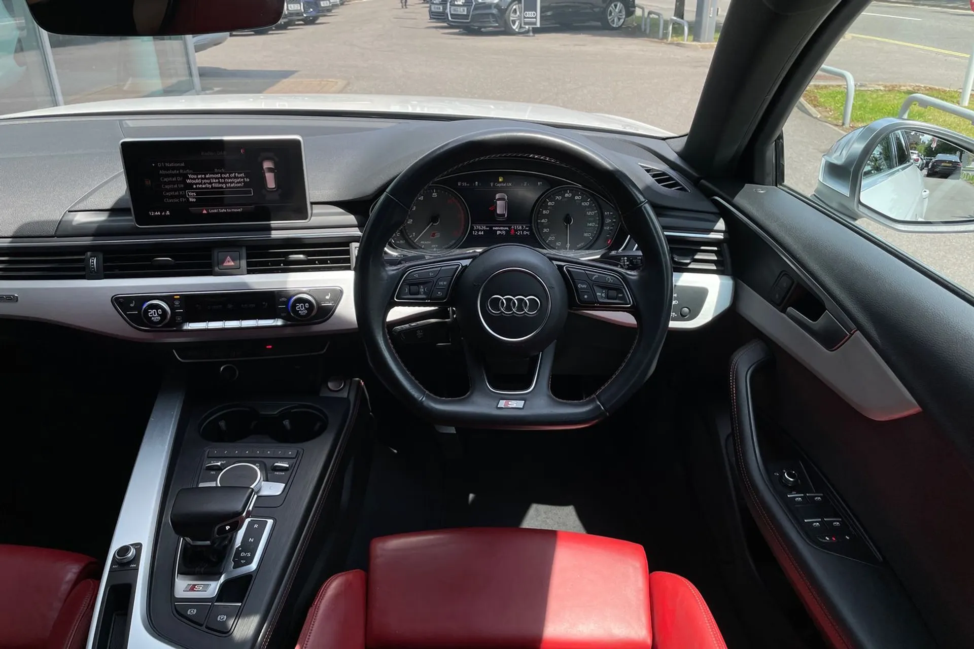 Audi A4 thumbnail image number 33