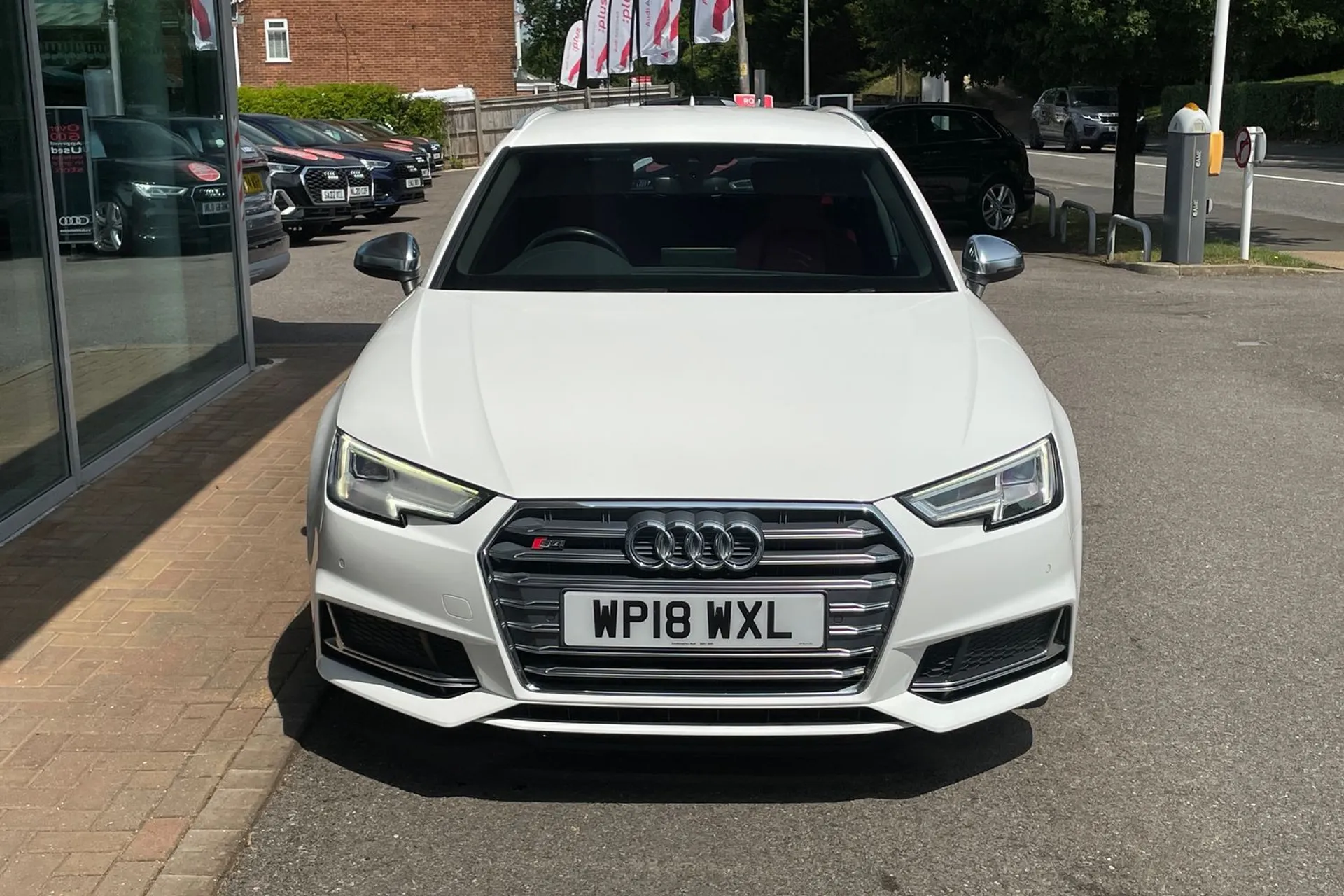 Audi A4 thumbnail image number 10