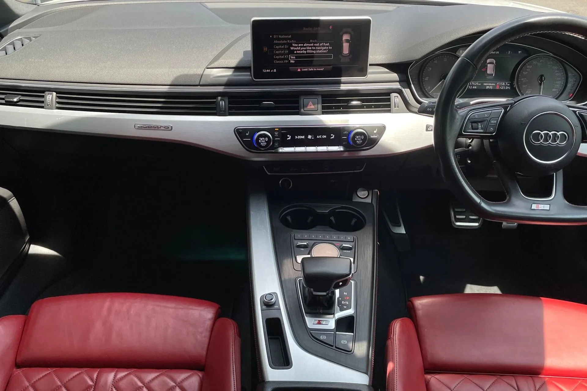 Audi A4 thumbnail image number 34