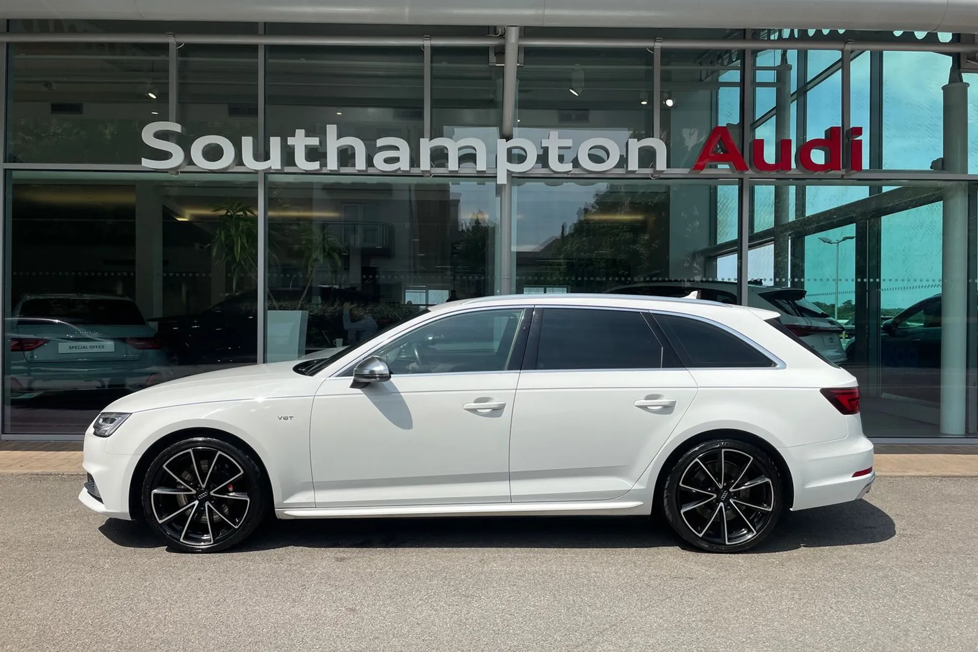 Audi A4 thumbnail image number 8