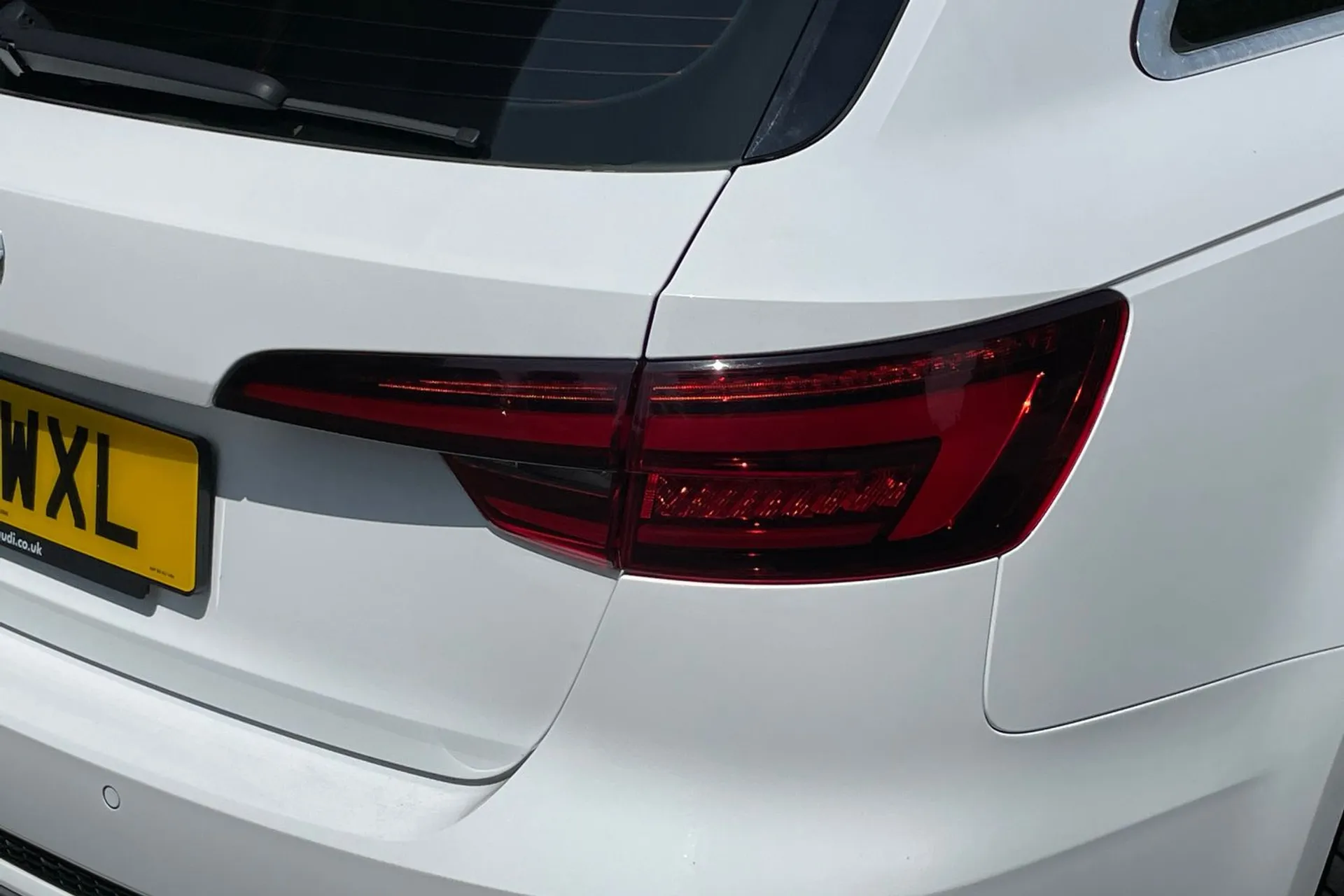 Audi A4 thumbnail image number 20
