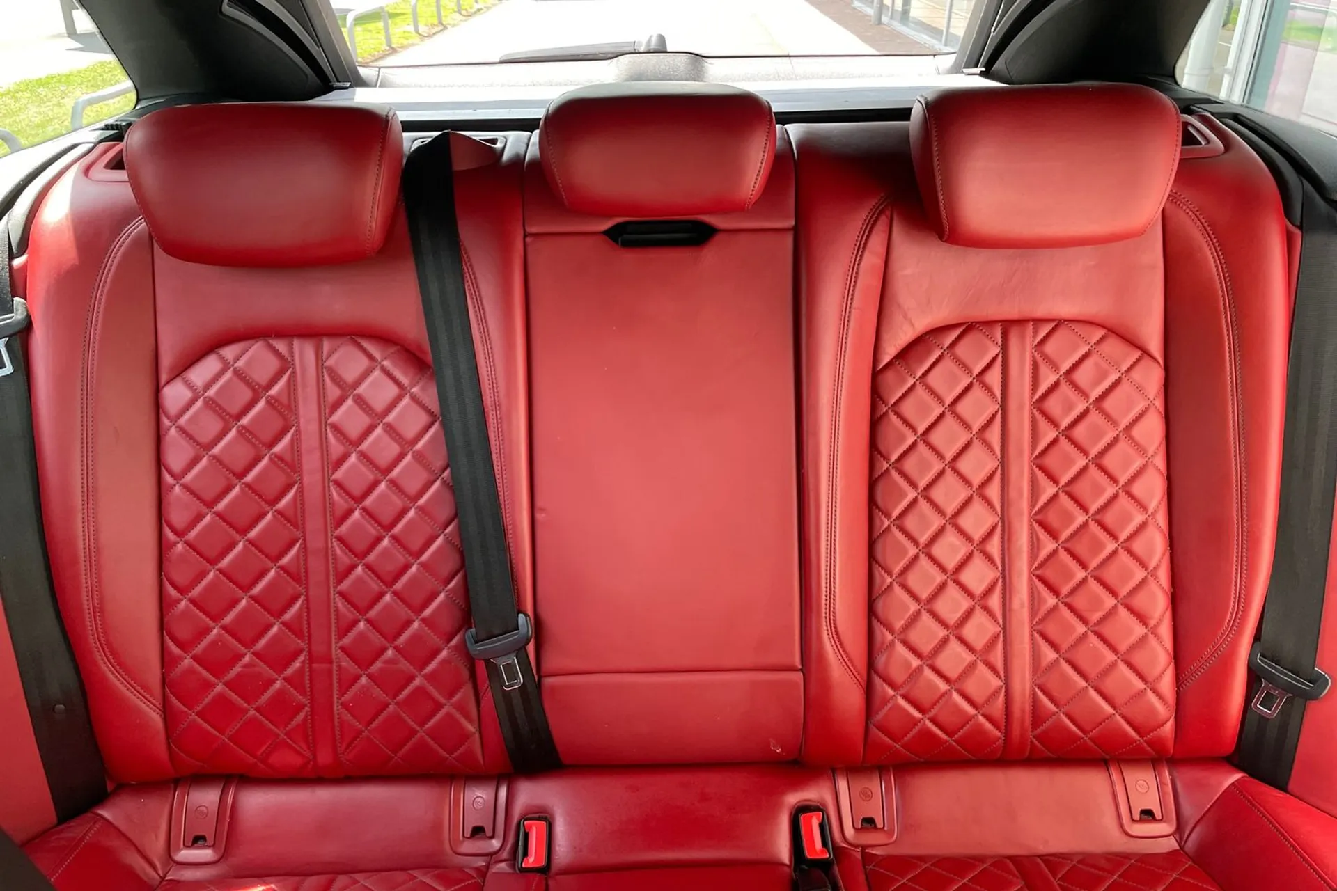 Audi A4 thumbnail image number 30