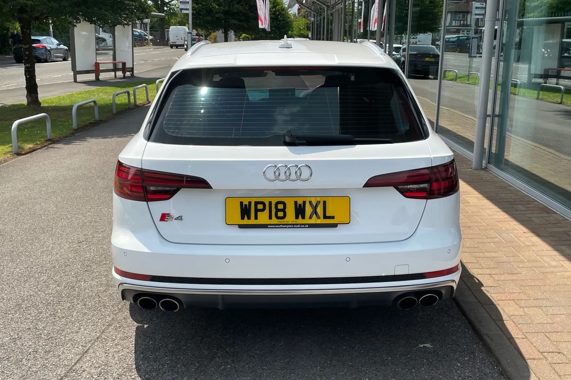 Audi A4 thumbnail image number 6