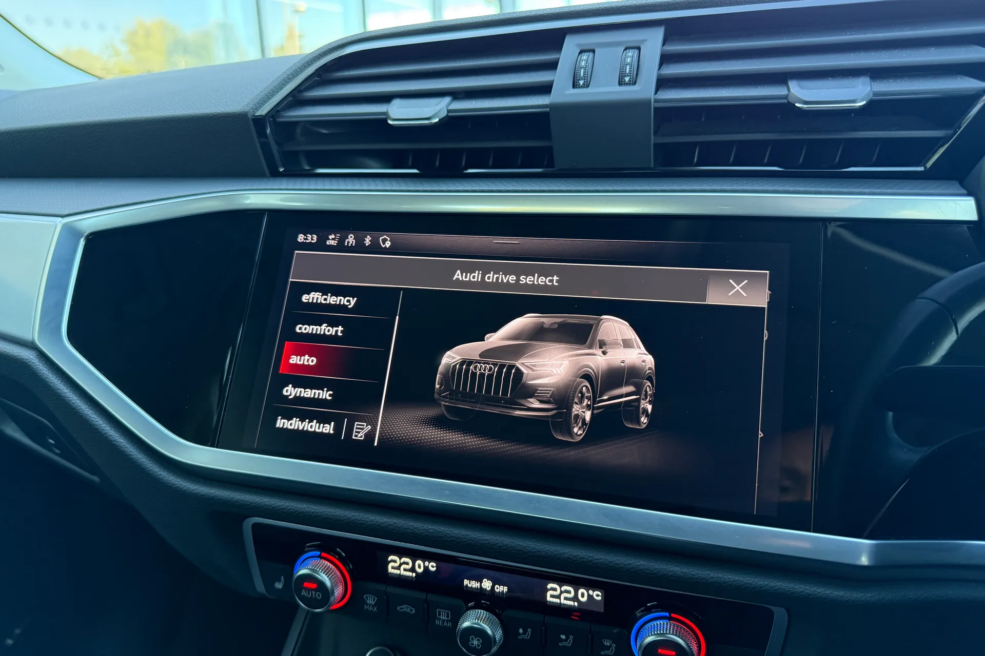 Audi Q3 thumbnail image number 12