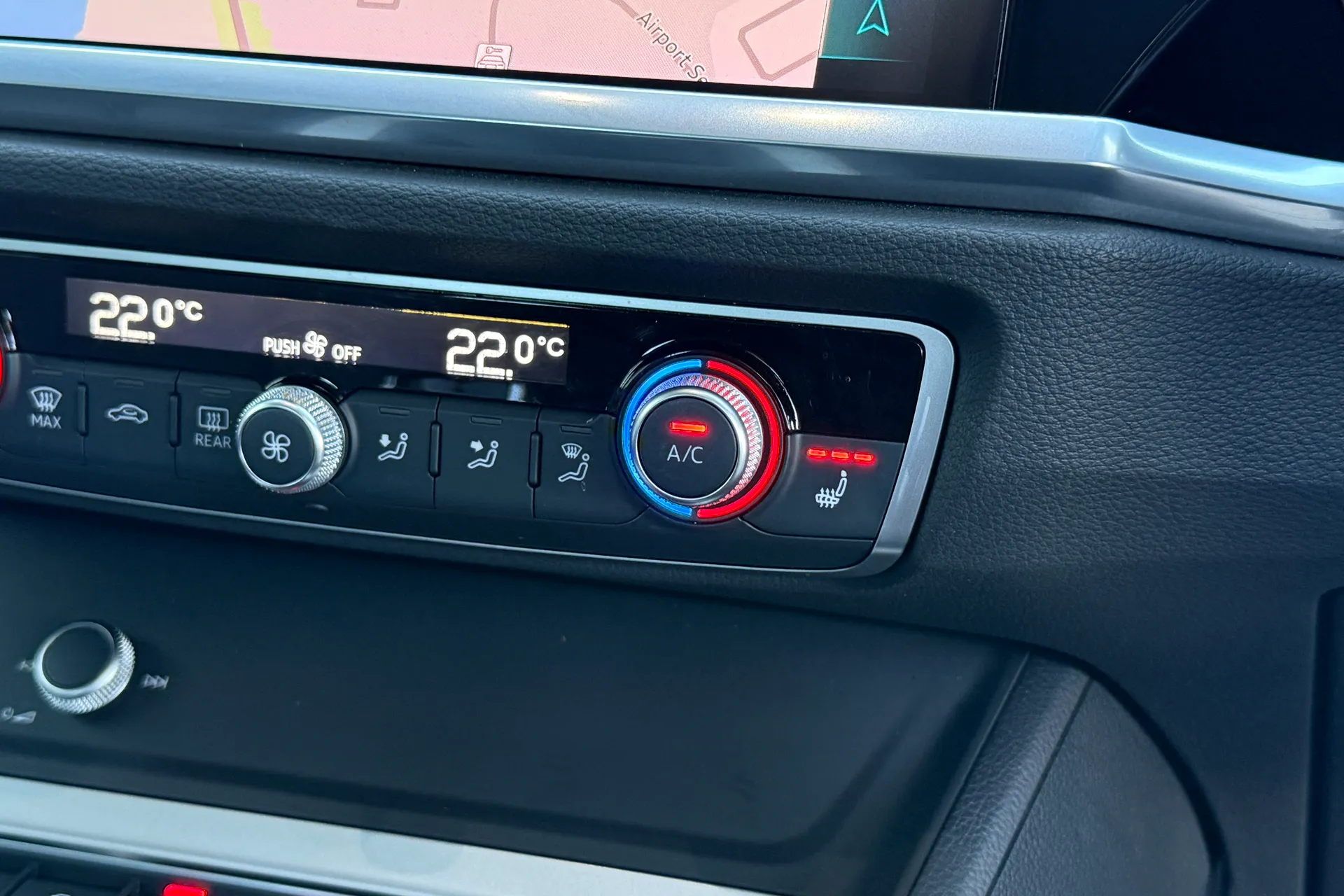 Audi Q3 thumbnail image number 30