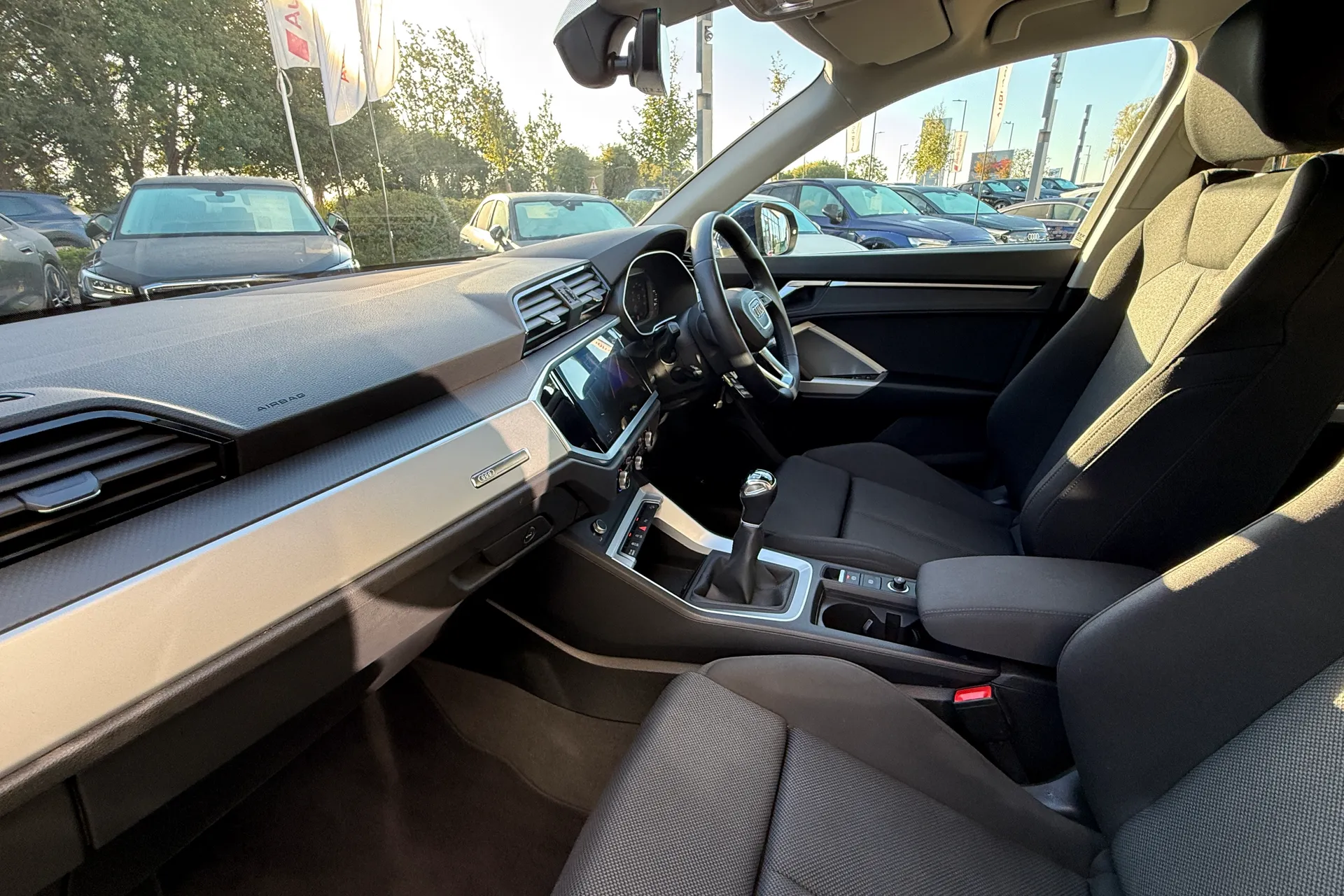 Audi Q3 thumbnail image number 27