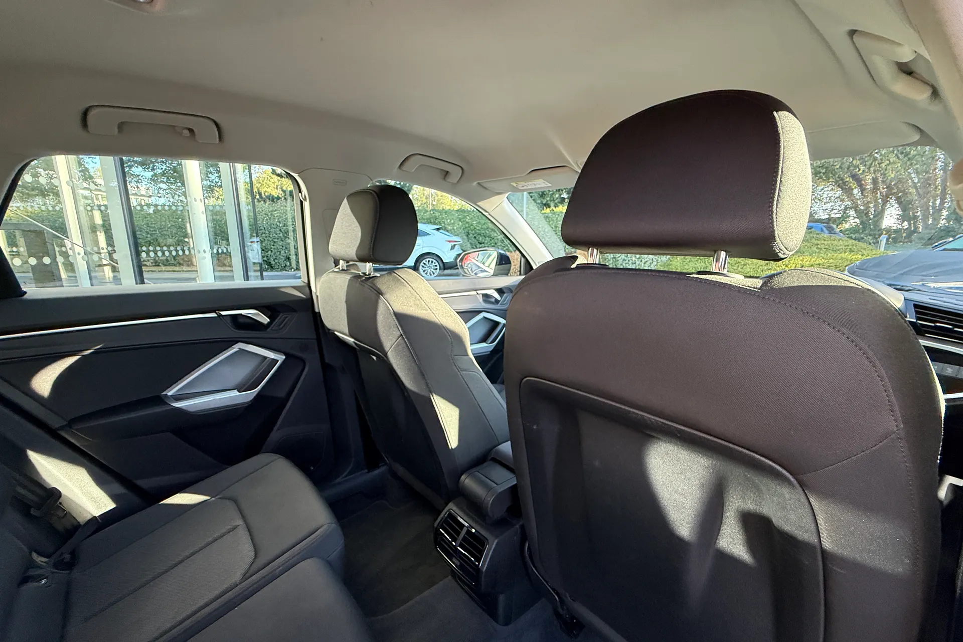 Audi Q3 thumbnail image number 38