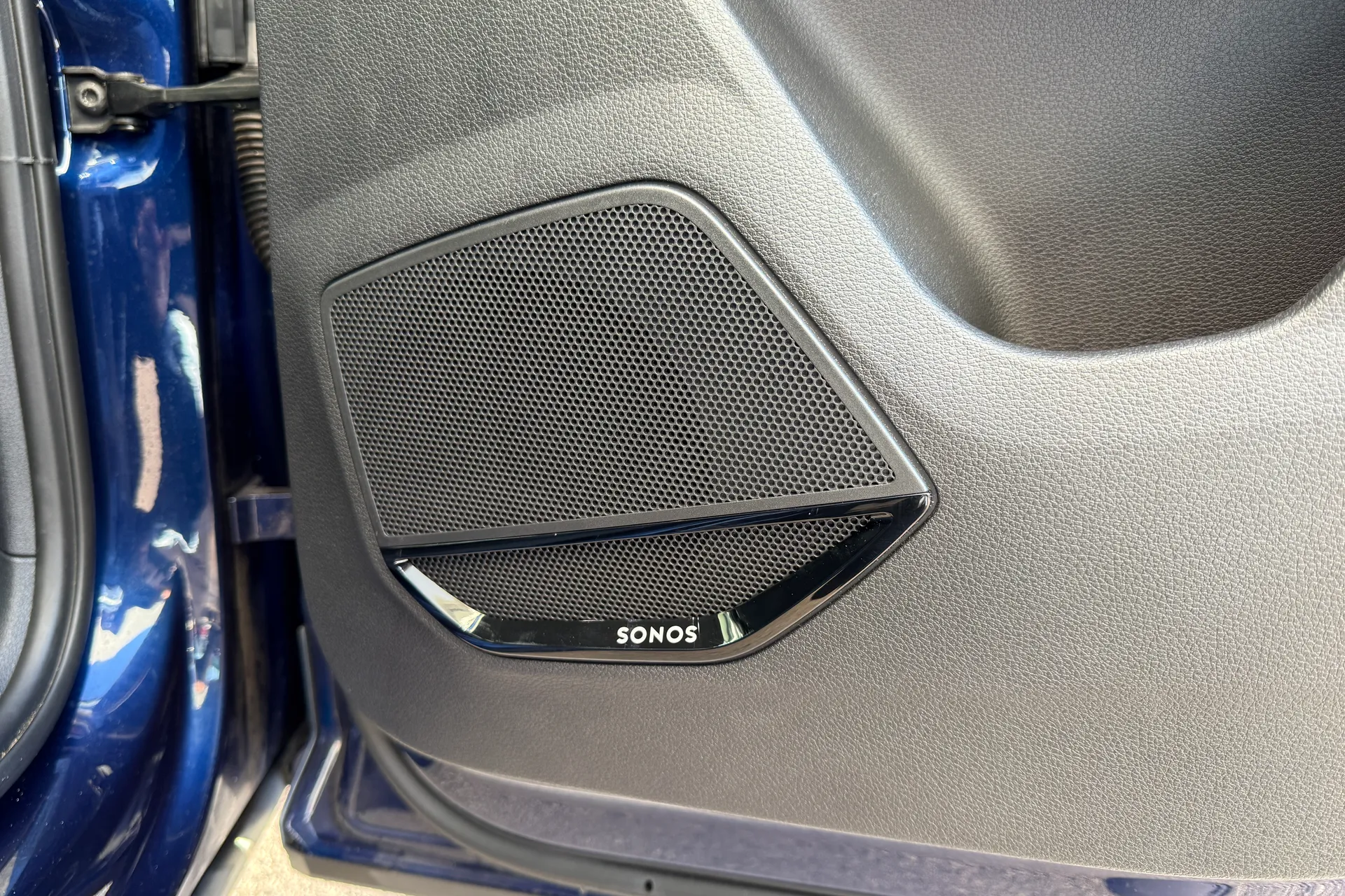 Audi Q3 thumbnail image number 40