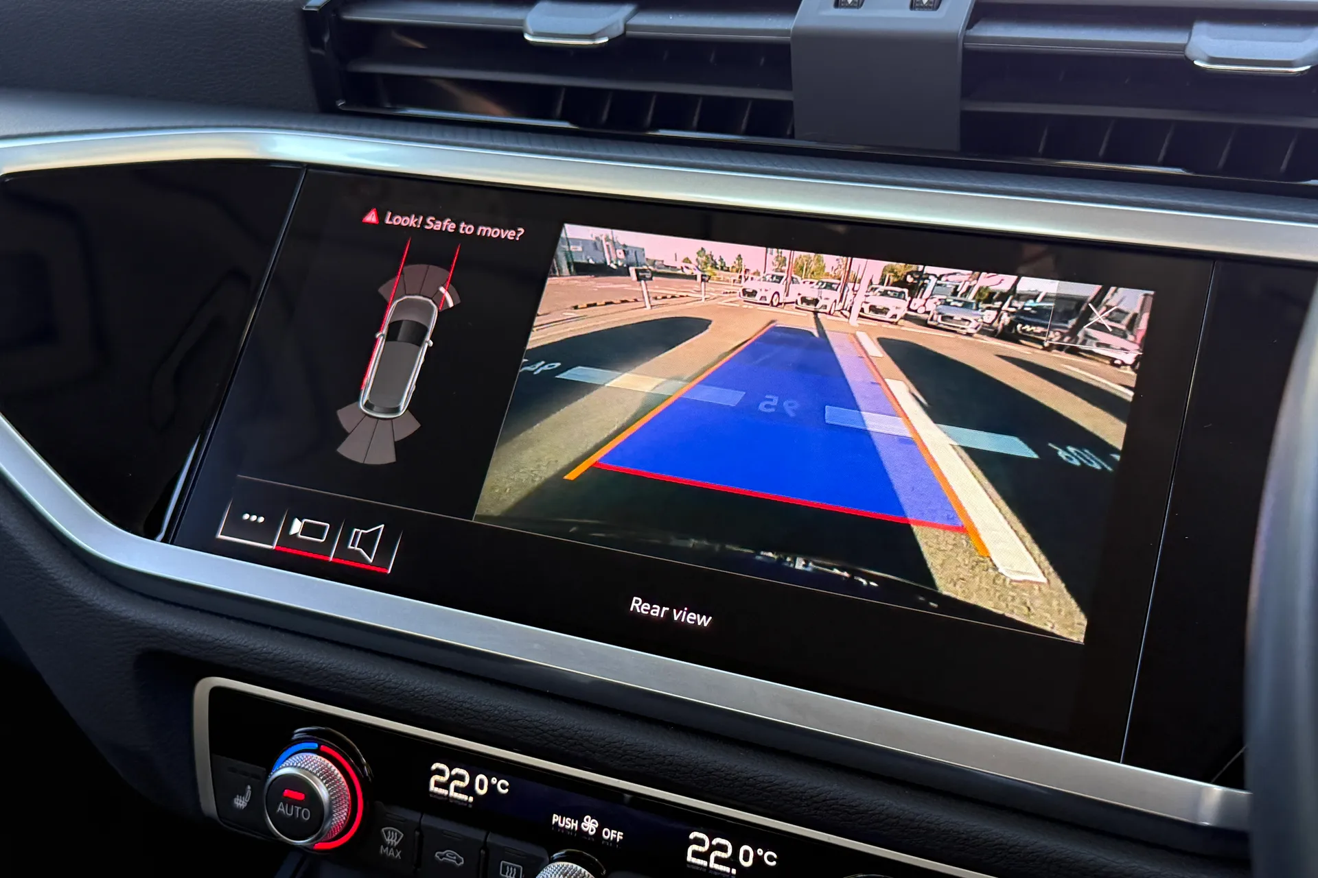 Audi Q3 thumbnail image number 50