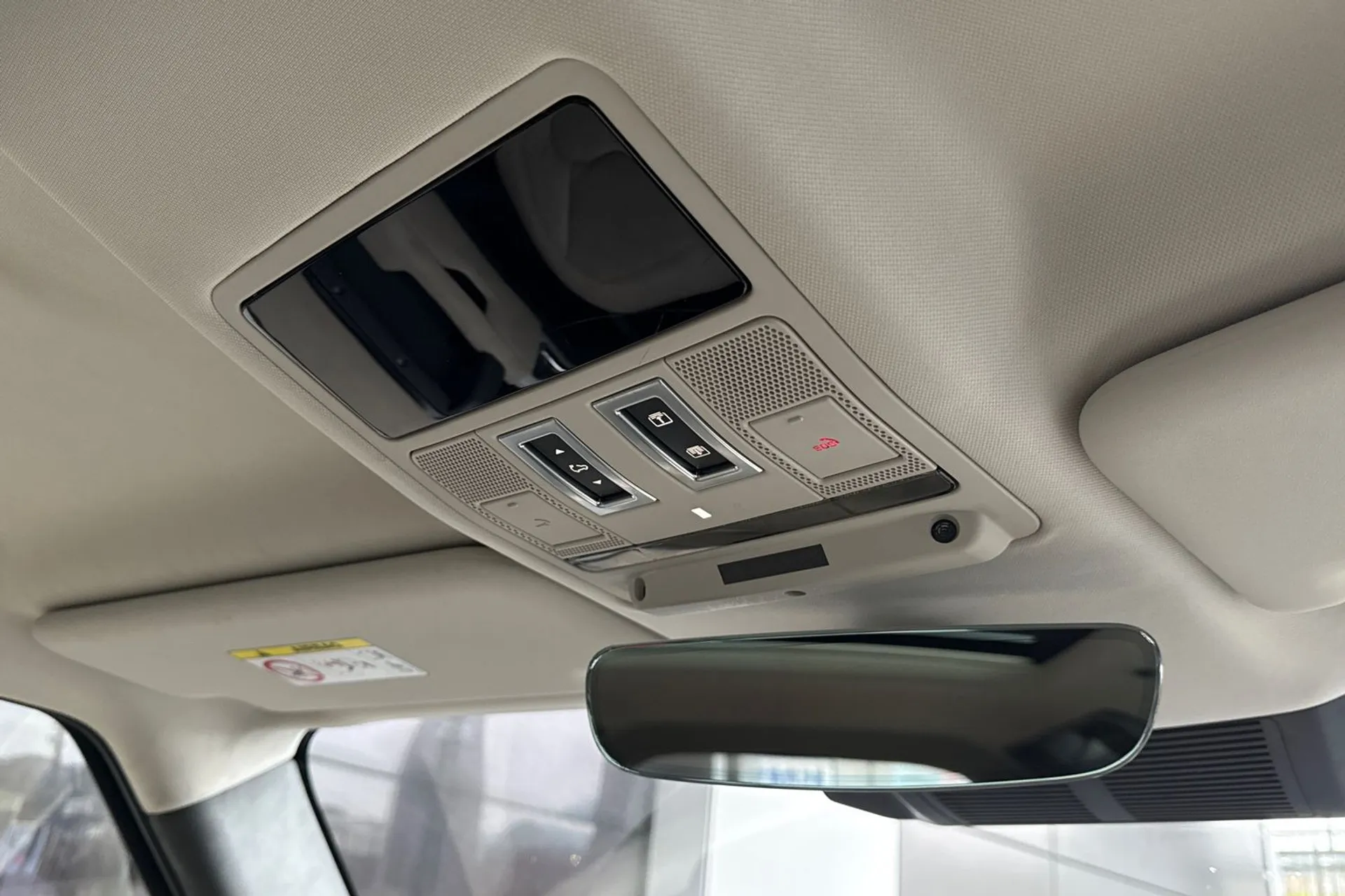 LAND ROVER Defender 110 thumbnail image number 52