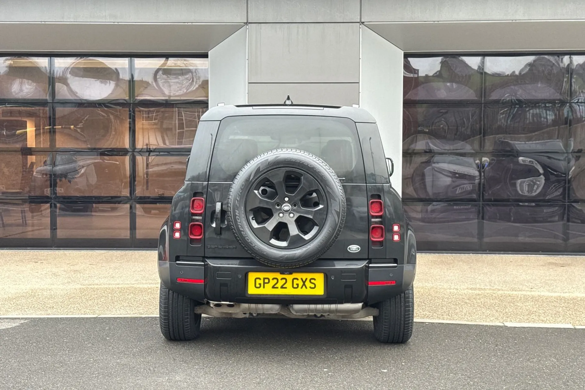 LAND ROVER Defender 110 thumbnail image number 8