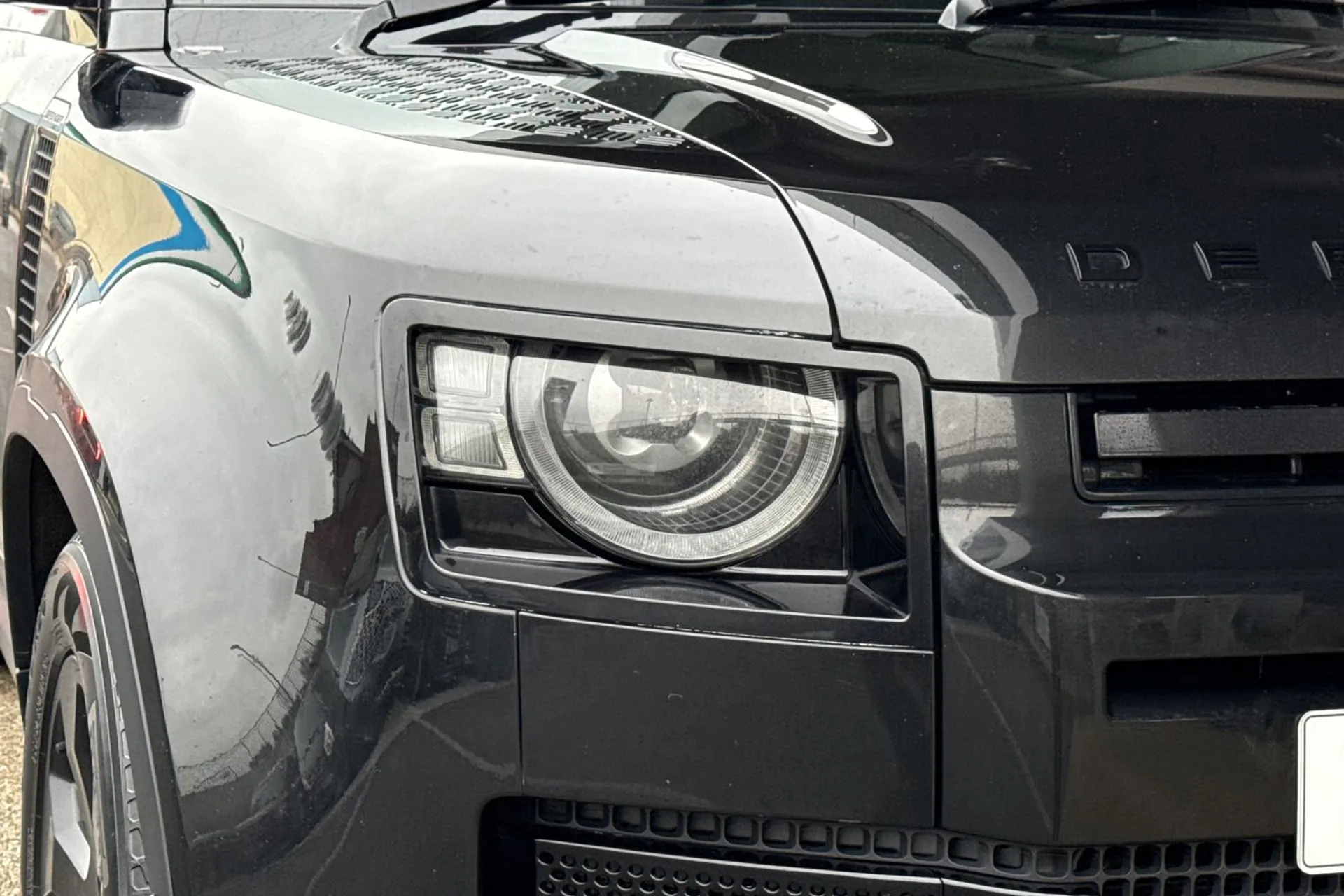 LAND ROVER Defender 110 thumbnail image number 30