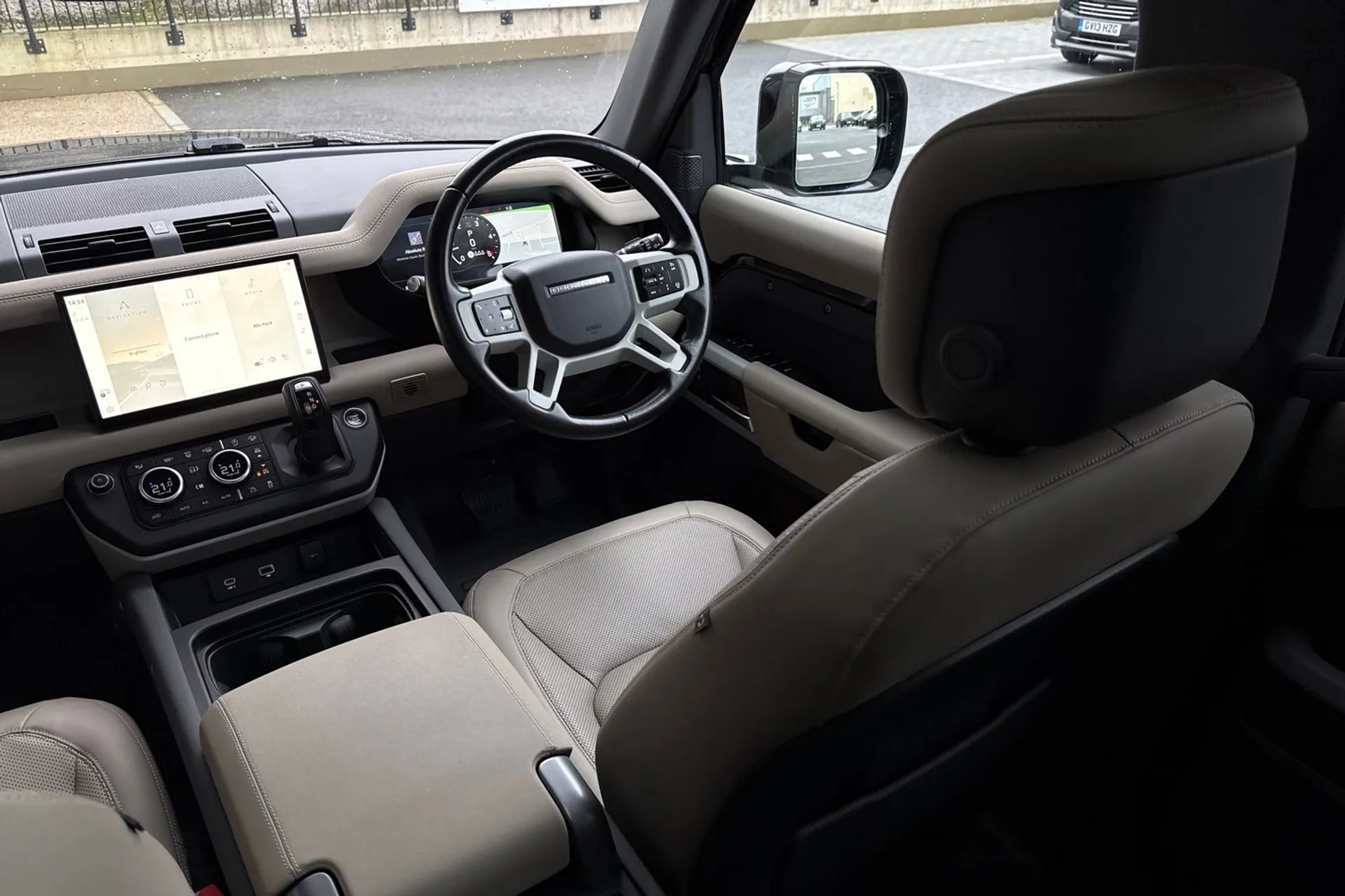 LAND ROVER Defender 110 thumbnail image number 42