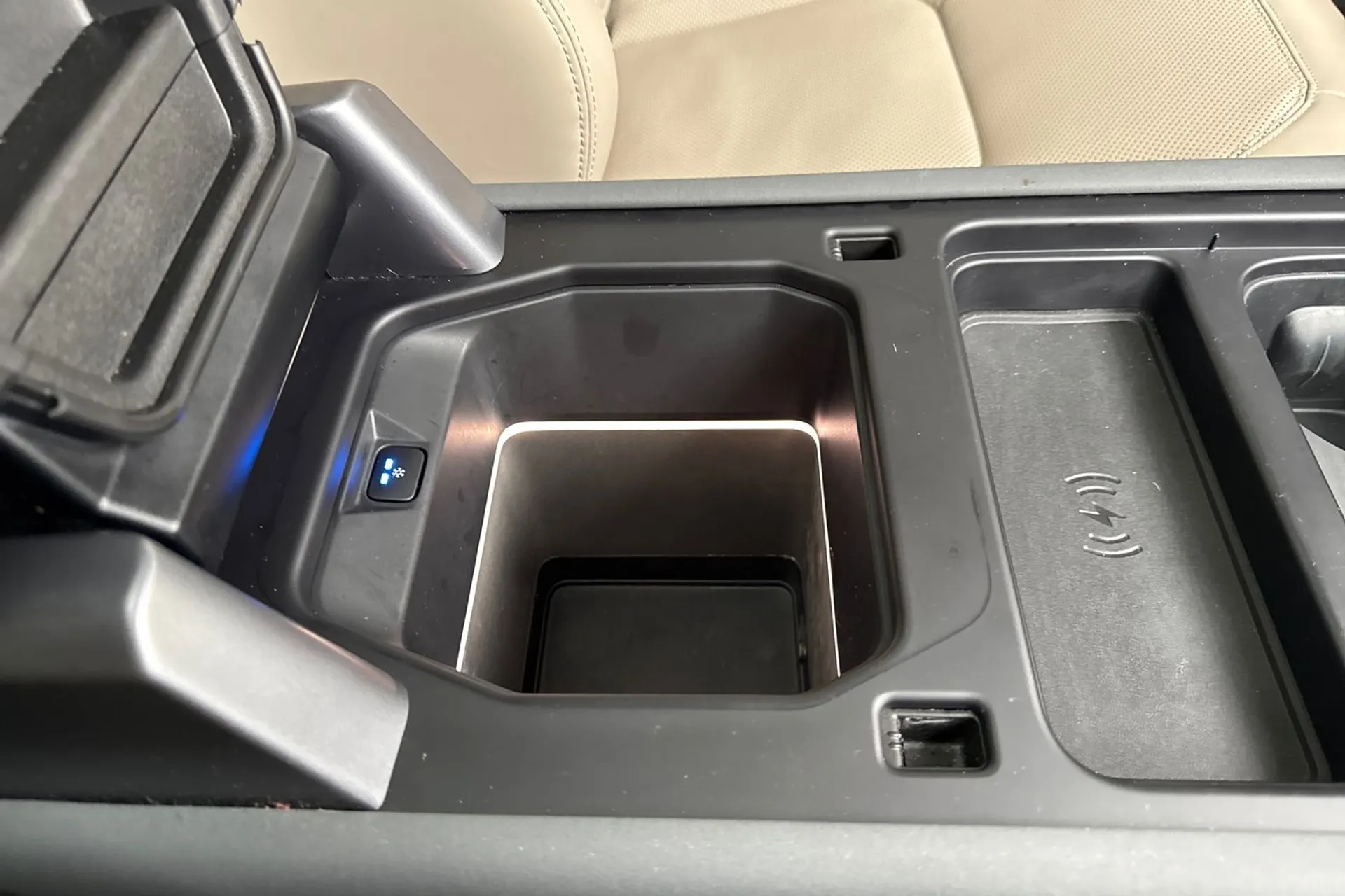 LAND ROVER Defender 110 thumbnail image number 55