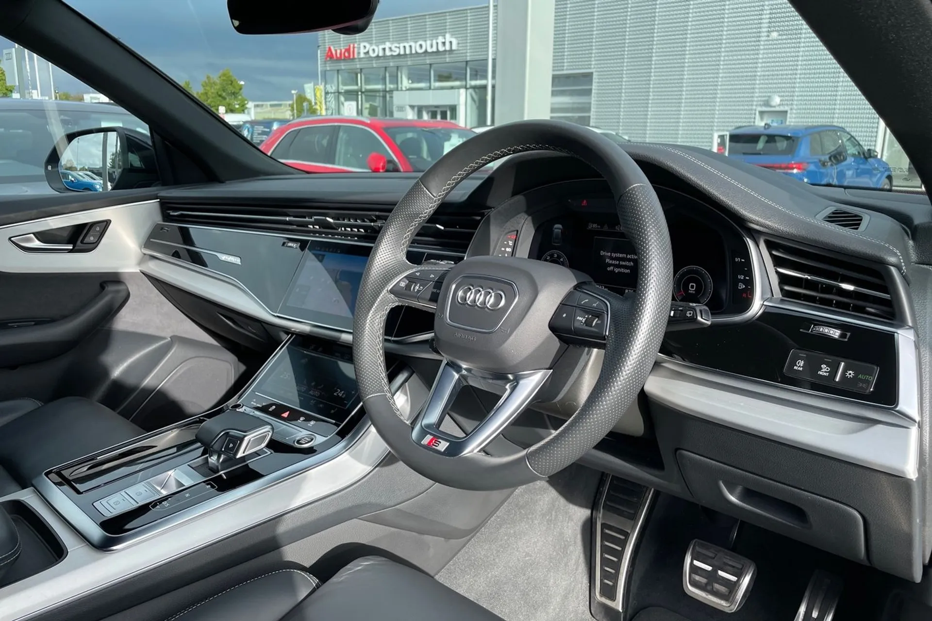 Audi Q8 thumbnail image number 27