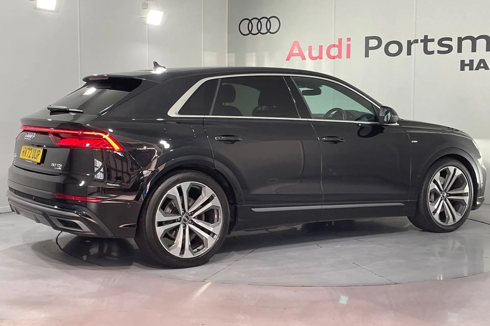 Audi Q8 thumbnail image number 12