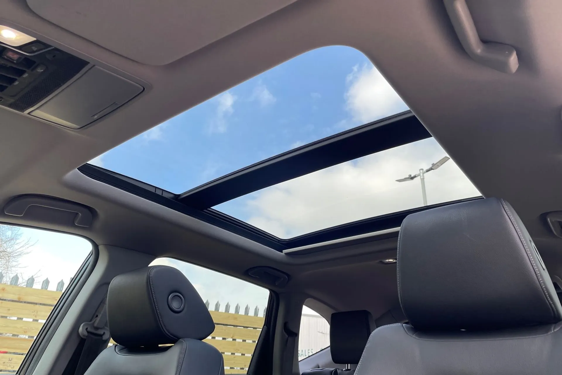 HONDA CR-V thumbnail image number 30