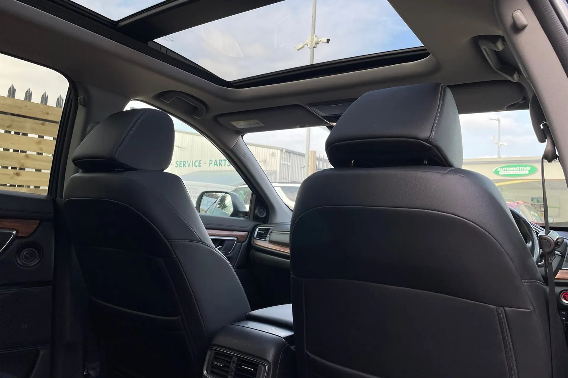 HONDA CR-V thumbnail image number 24