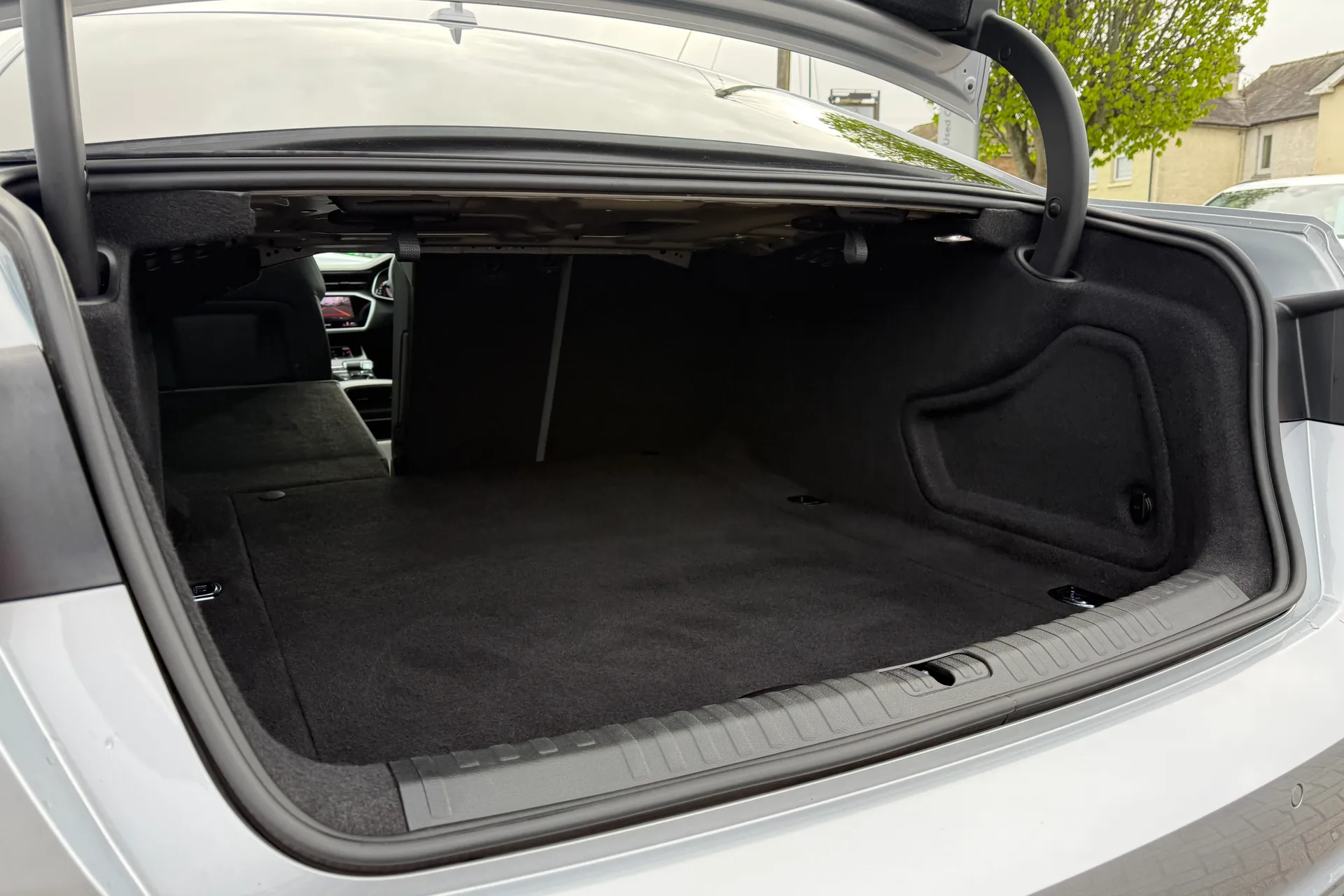 Audi A6 Saloon thumbnail image number 39