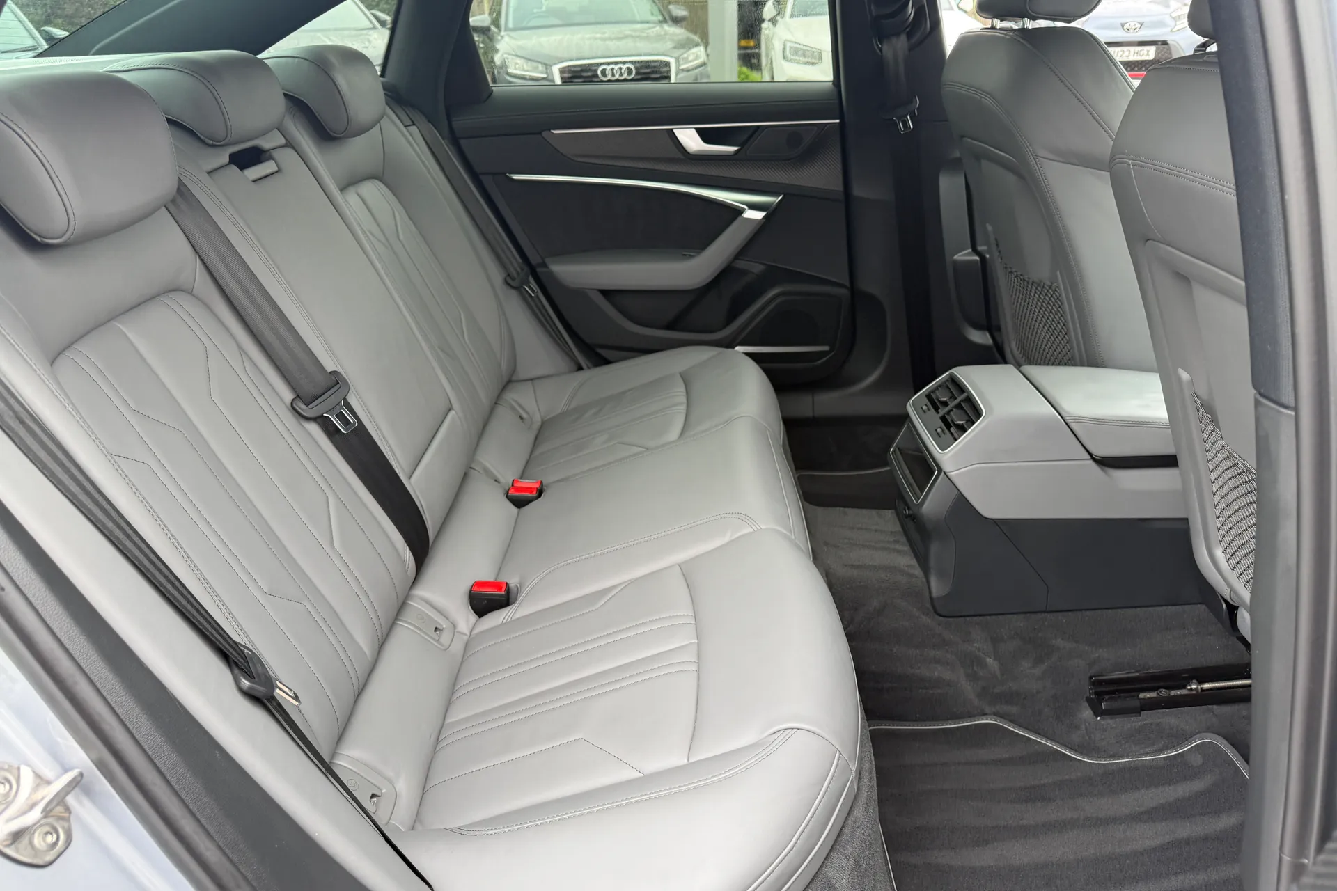 Audi A6 Saloon thumbnail image number 48