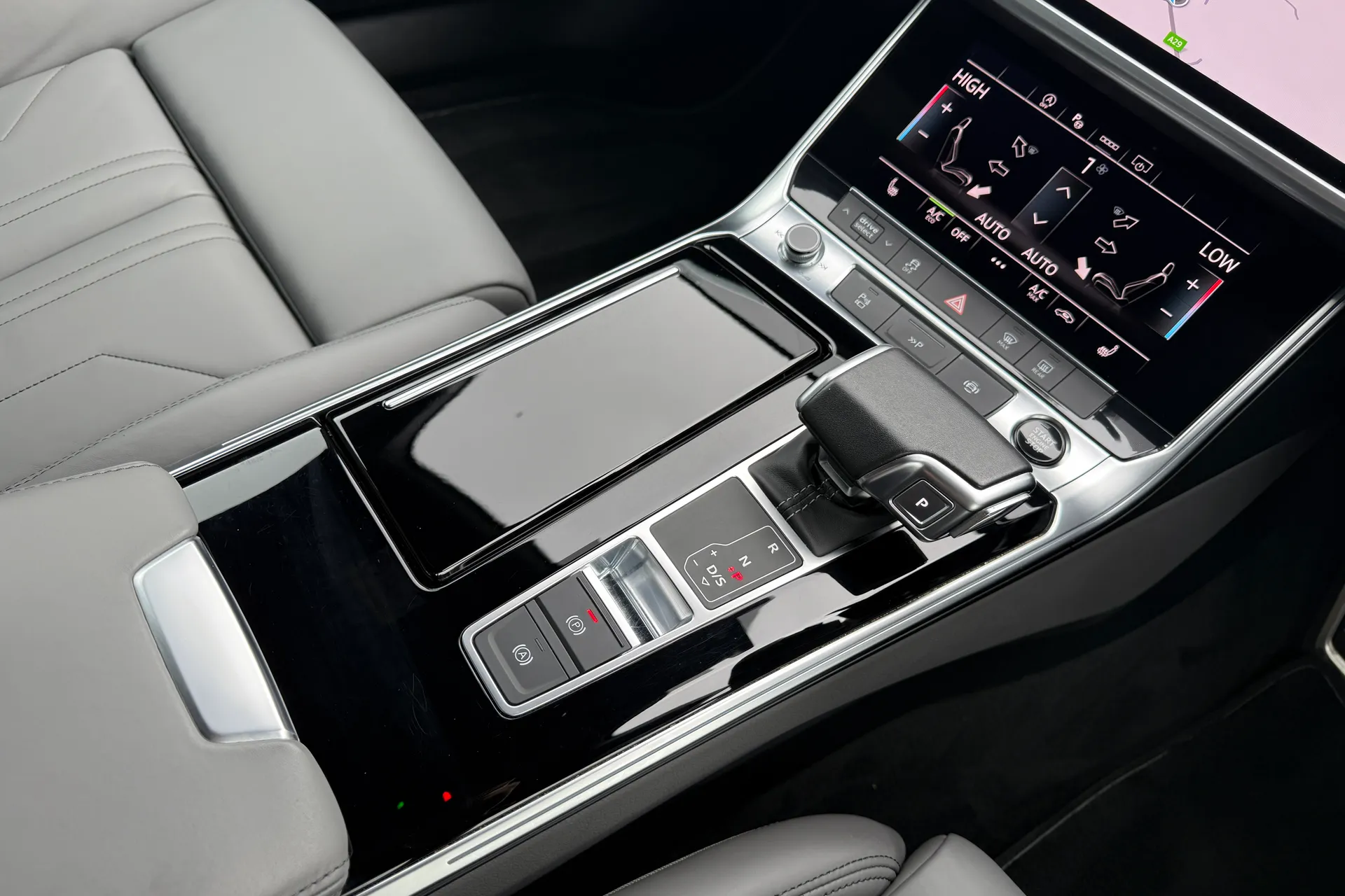 Audi A6 Saloon thumbnail image number 43