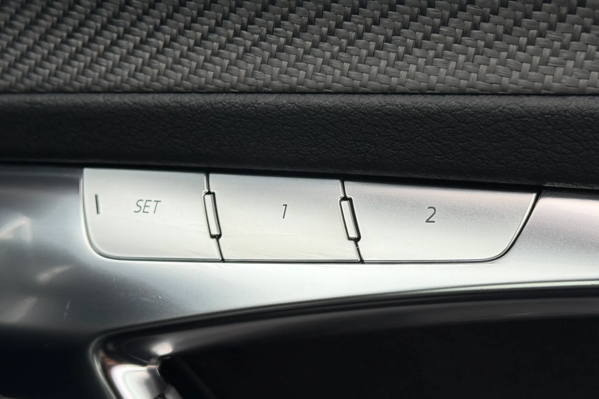 Audi A6 Saloon thumbnail image number 18