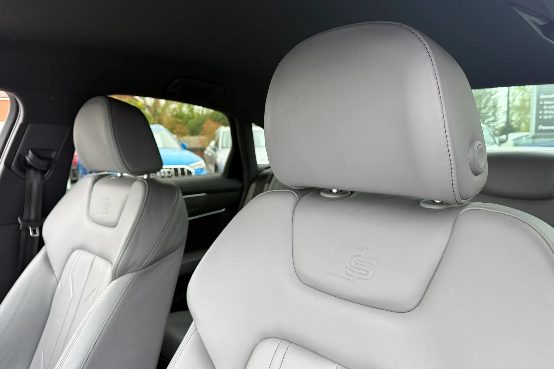 Audi A6 Saloon thumbnail image number 34