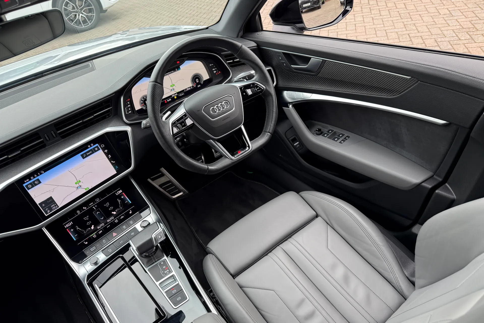 Audi A6 Saloon thumbnail image number 45