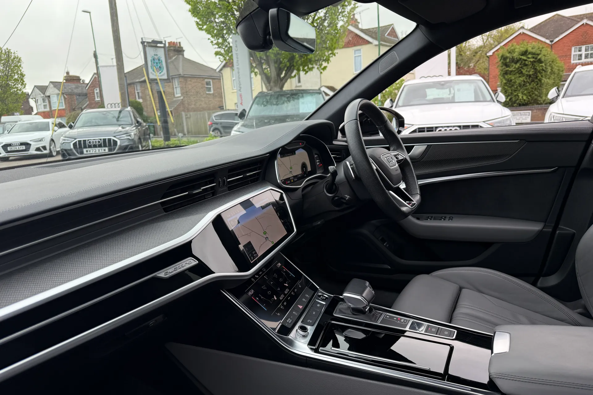 Audi A6 Saloon thumbnail image number 32