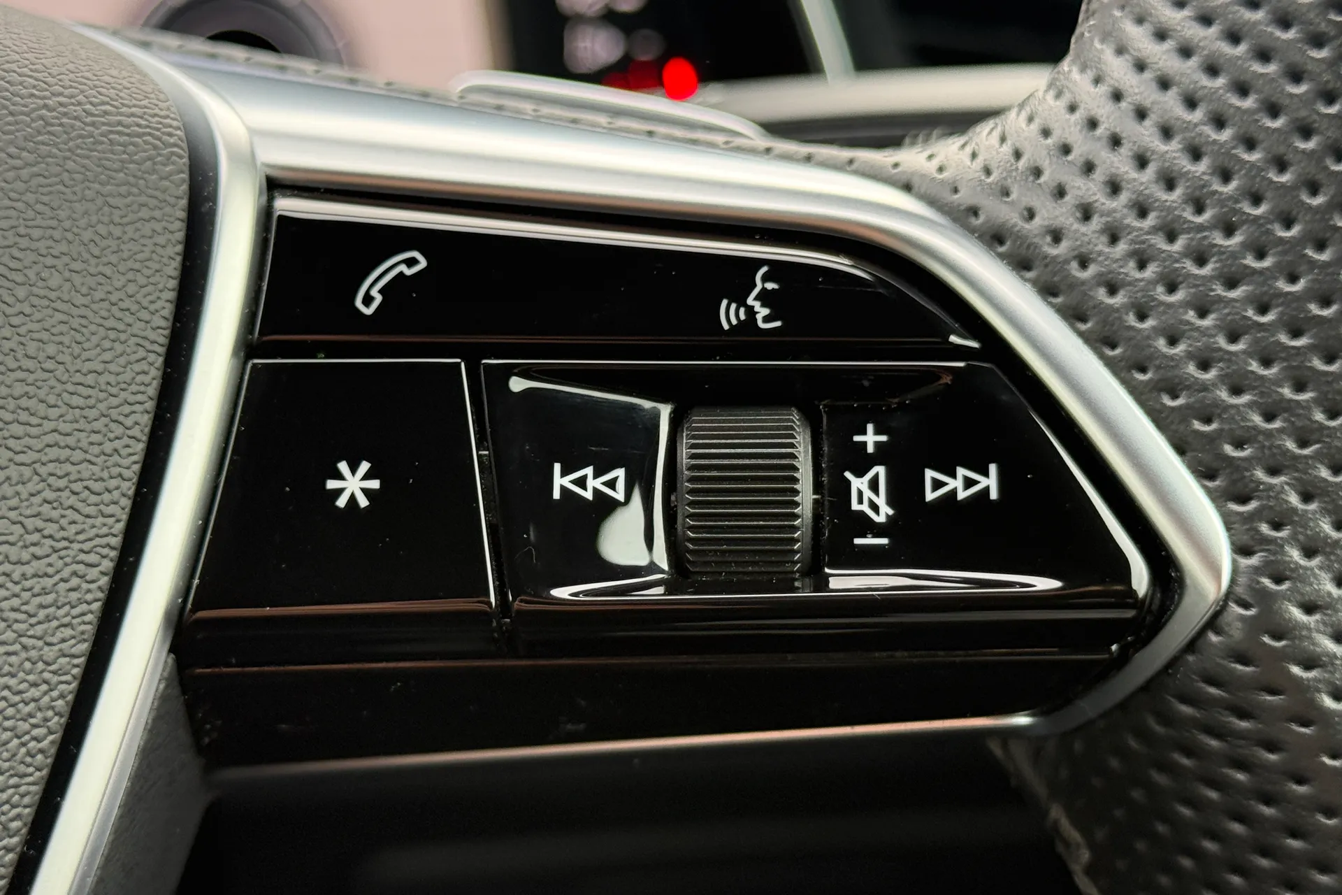 Audi A6 Saloon thumbnail image number 25