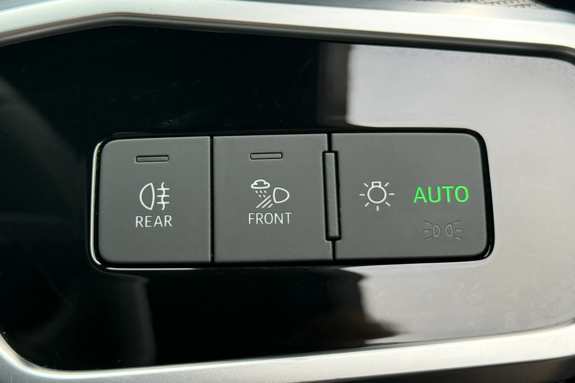 Audi A6 Saloon thumbnail image number 26