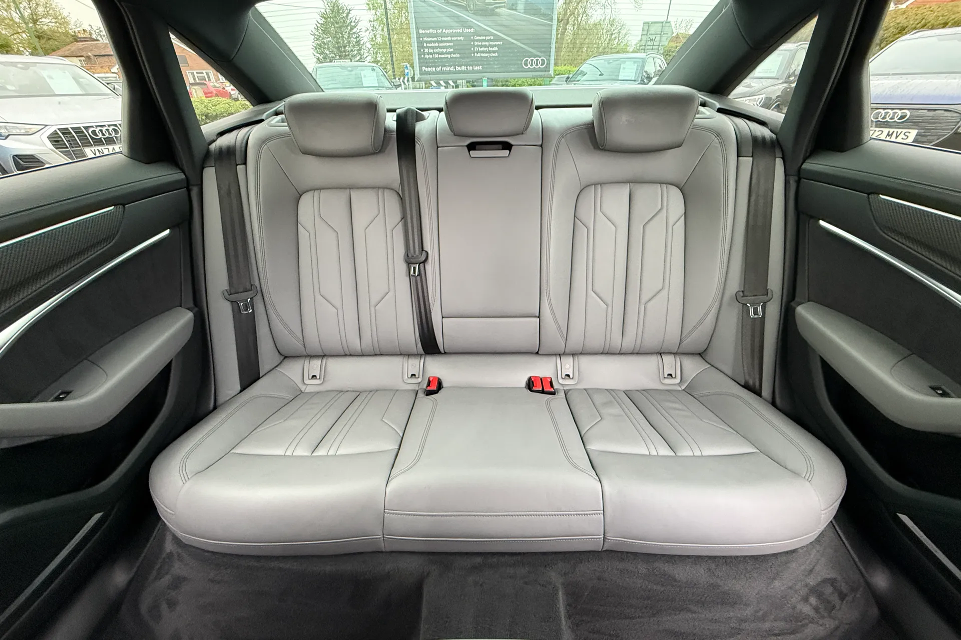 Audi A6 Saloon thumbnail image number 41