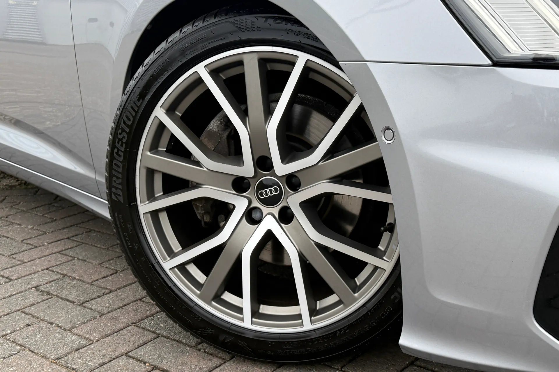 Audi A6 Saloon thumbnail image number 7