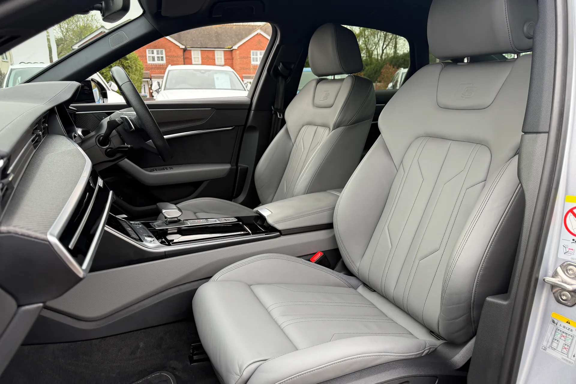 Audi A6 Saloon thumbnail image number 33