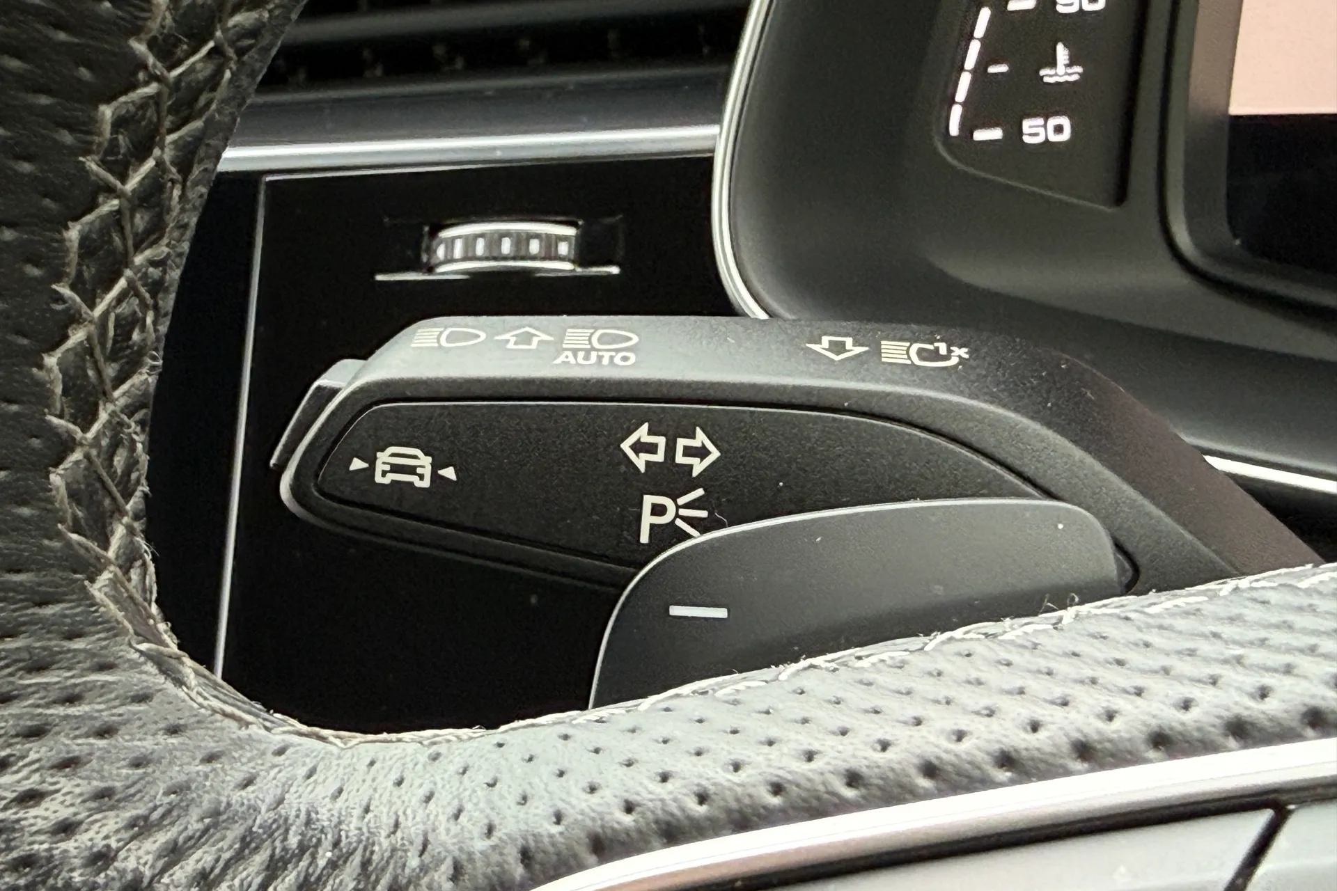 Audi Q7 thumbnail image number 18