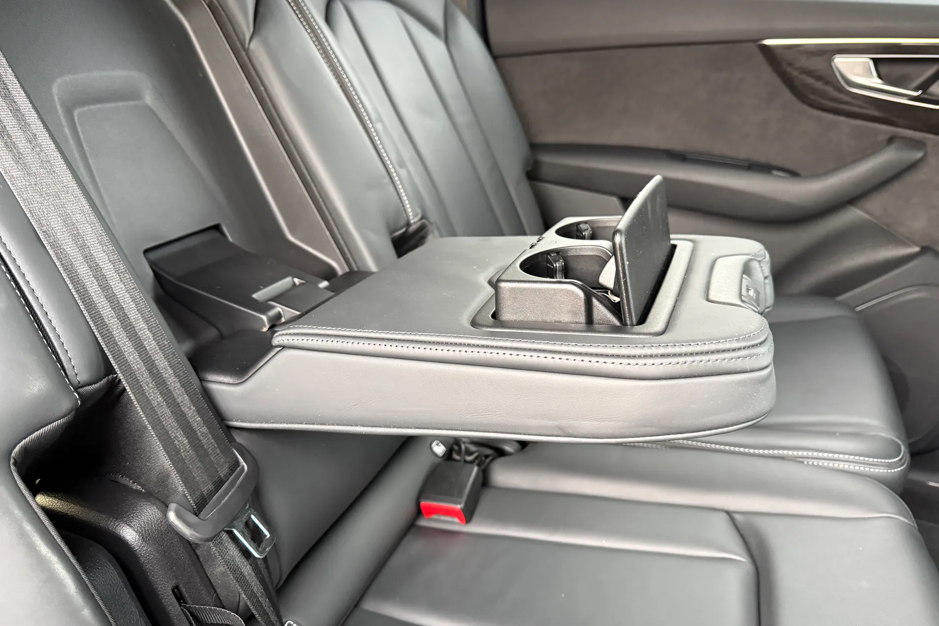 Audi Q7 thumbnail image number 46