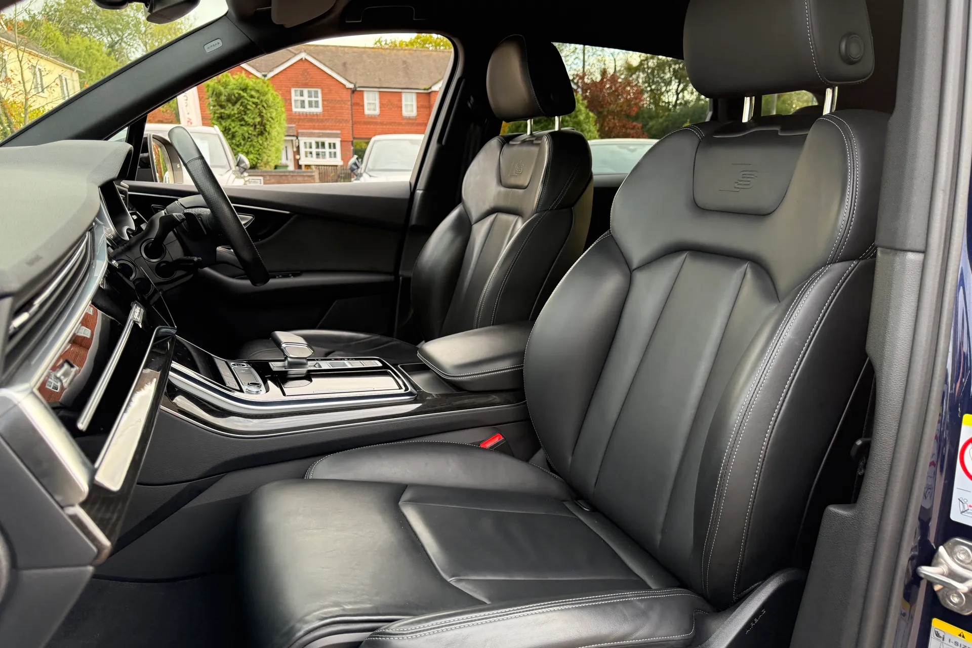 Audi Q7 thumbnail image number 30